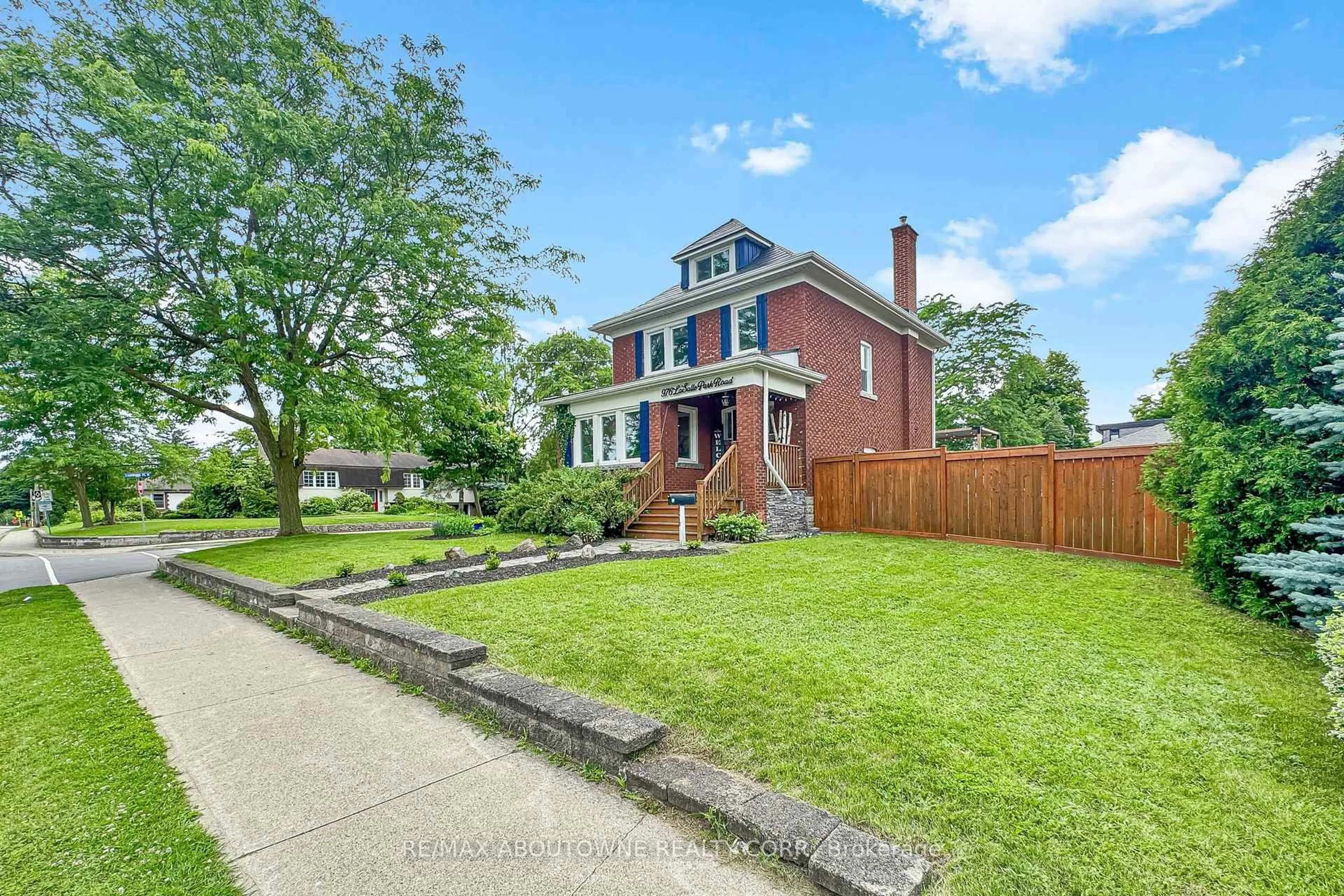 Home with brick exterior material, street for 976 Lasalle Park Rd, Burlington Ontario L7T 1N2