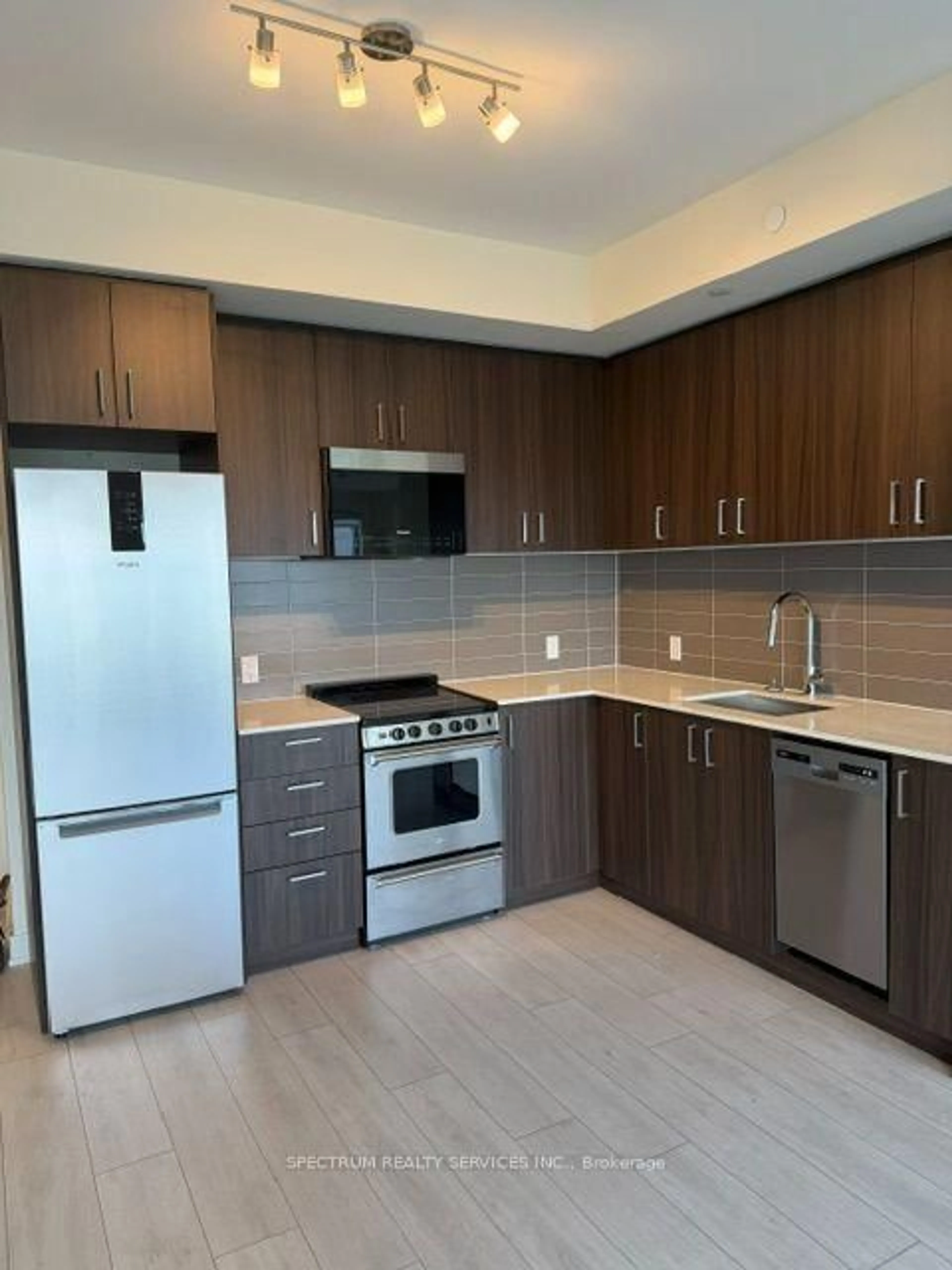 Standard kitchen, wood/laminate floor for 8010 Derry Rd #1208, Milton Ontario L9T 9N3