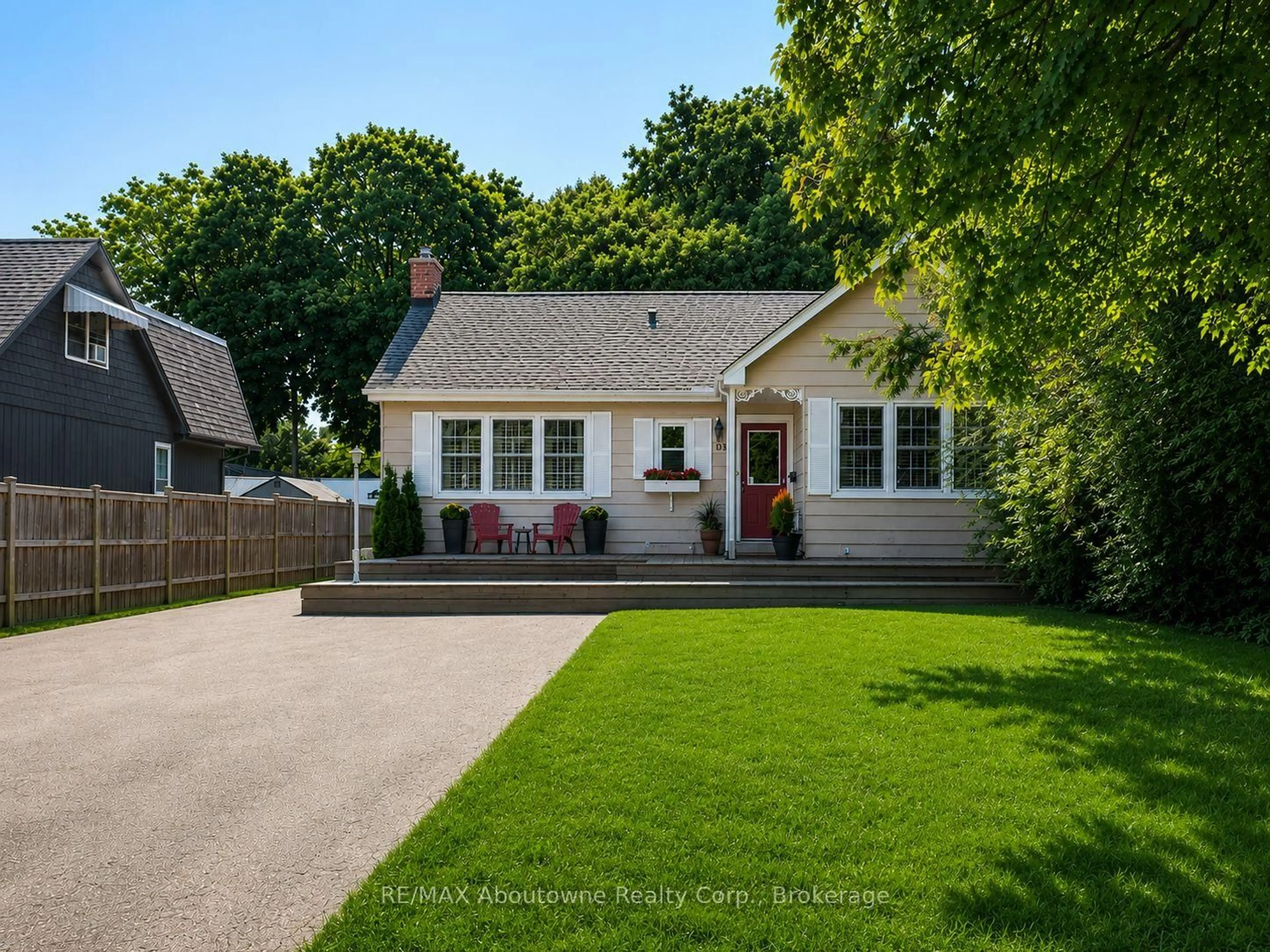 Unknown for 938 King Rd, Burlington Ontario L7T 3L3