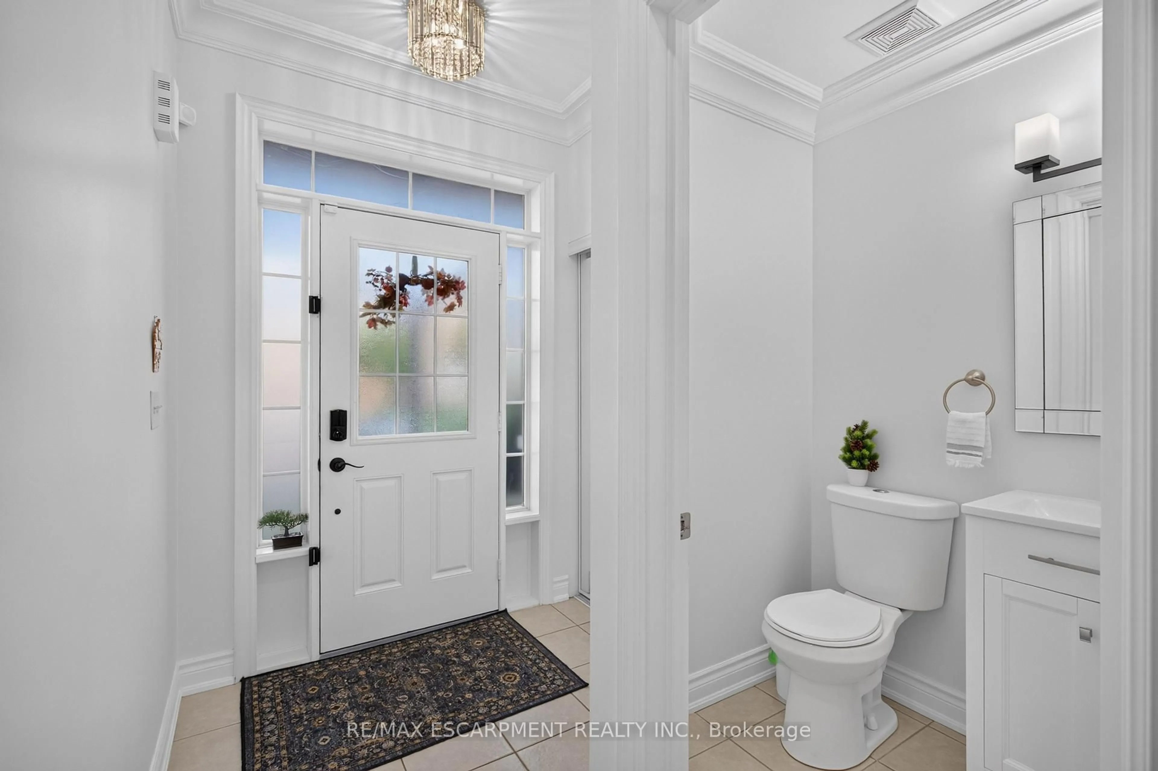 Indoor entryway for 651 Farmstead Dr #93, Milton Ontario L9T 7W2