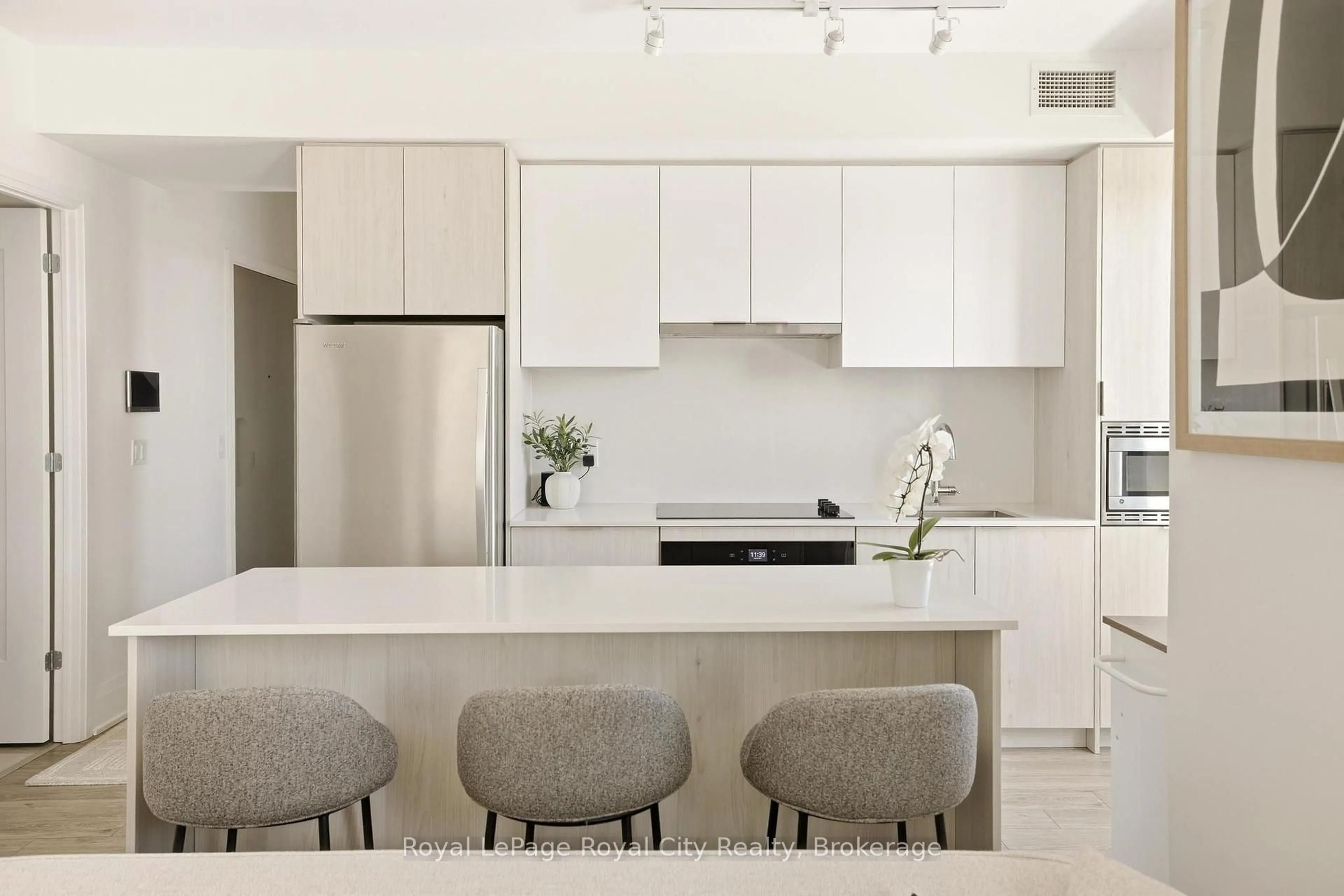 Contemporary kitchen, ceramic/tile floor for 3071 Trafalgar Rd #604, Oakville Ontario L6H 8C6