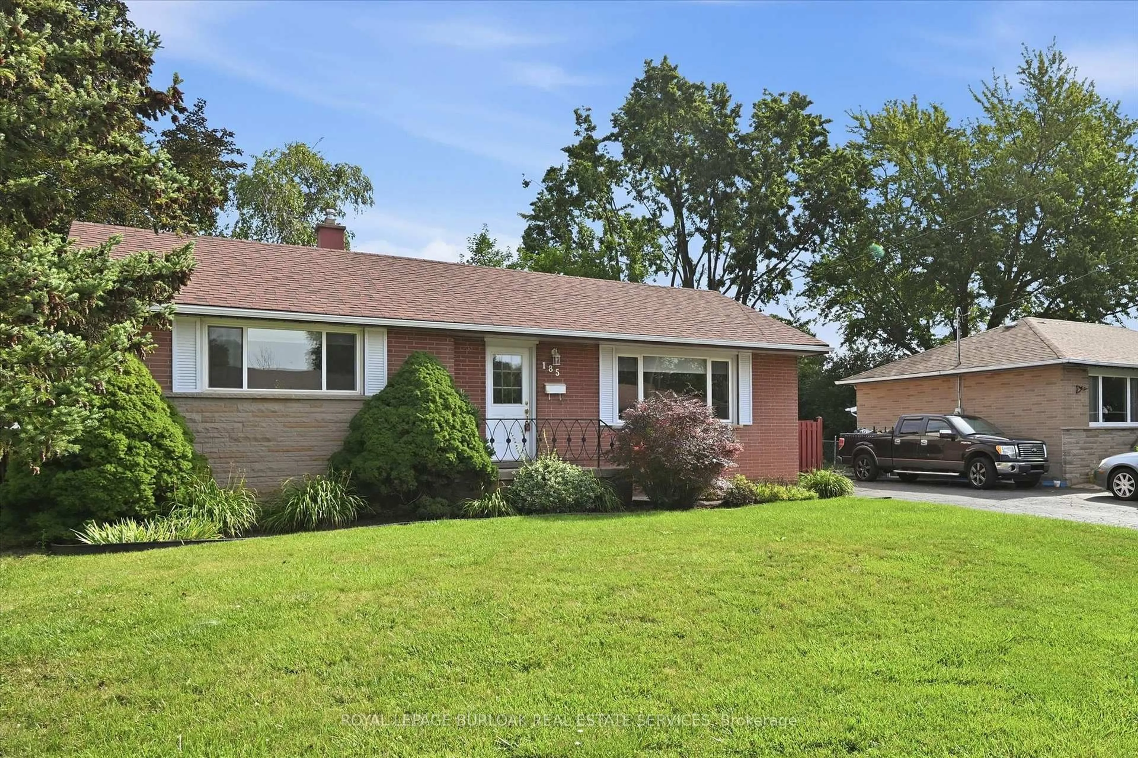 Home with brick exterior material, street for 185 Euston Rd, Burlington Ontario L7L 4V7