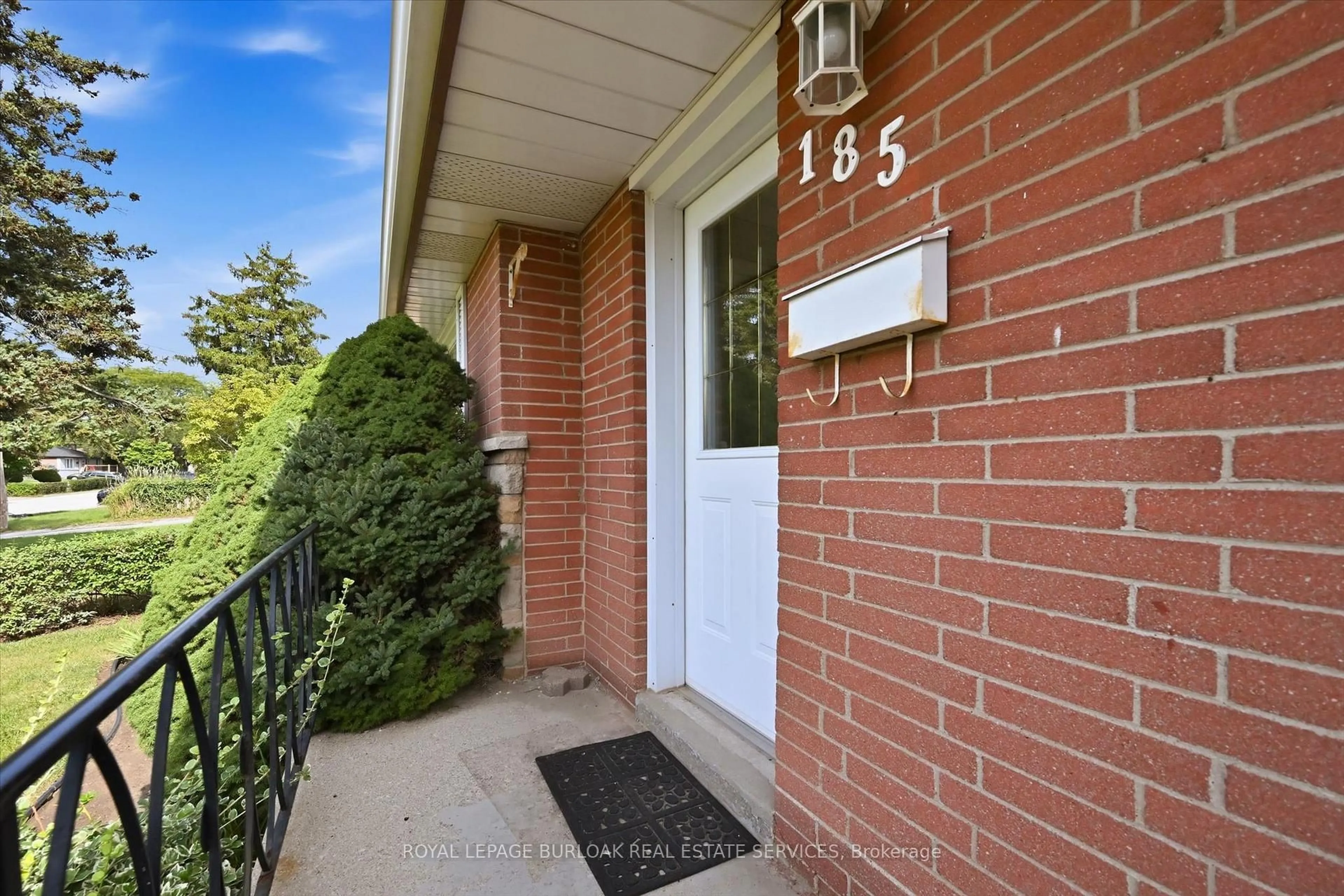 Unknown for 185 Euston Rd, Burlington Ontario L7L 4V7