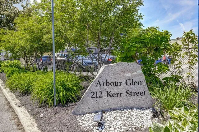 212 Kerr St #404, Oakville 3