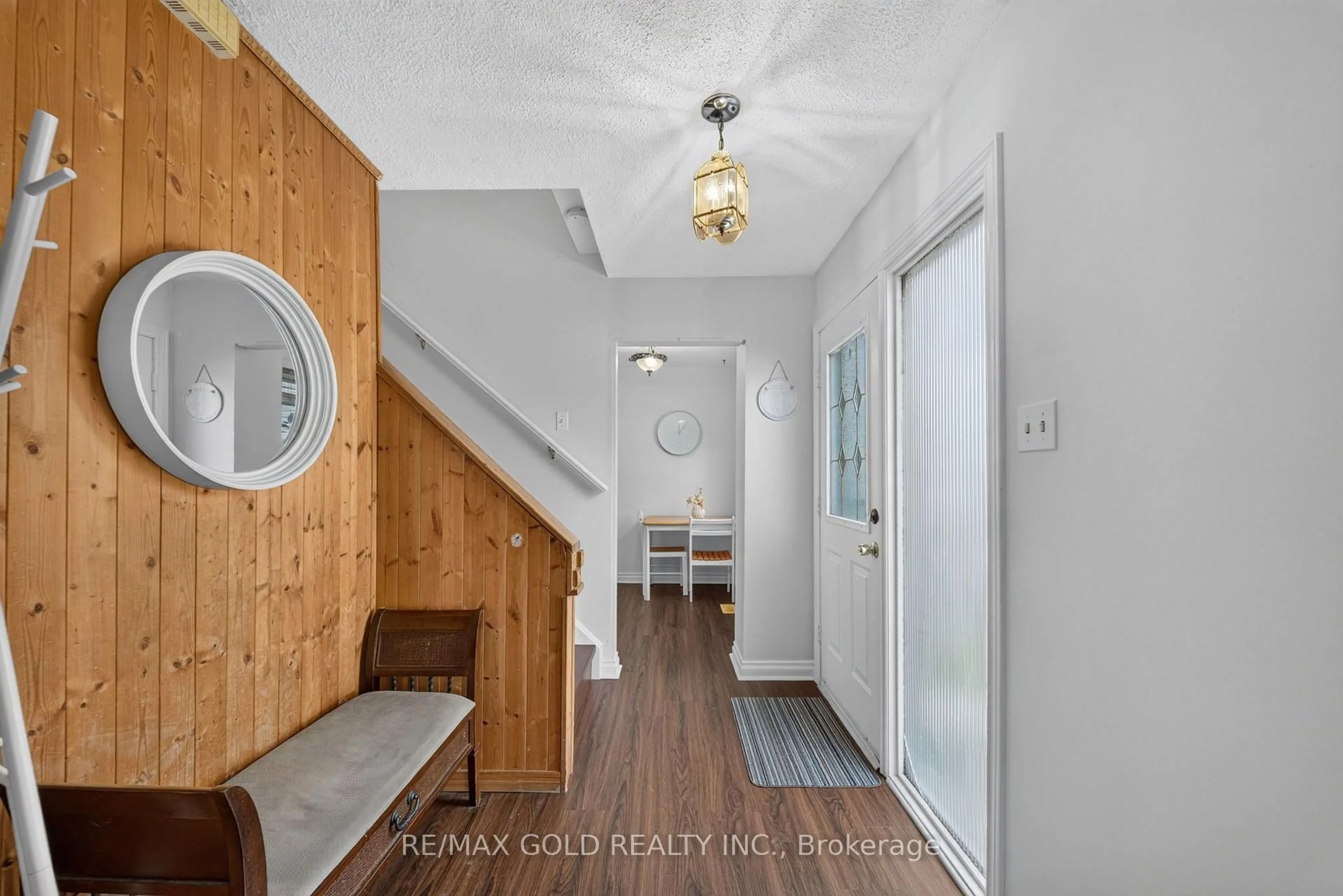 Indoor entryway for 10 Jeffrey St, Brampton Ontario L6S 2M9