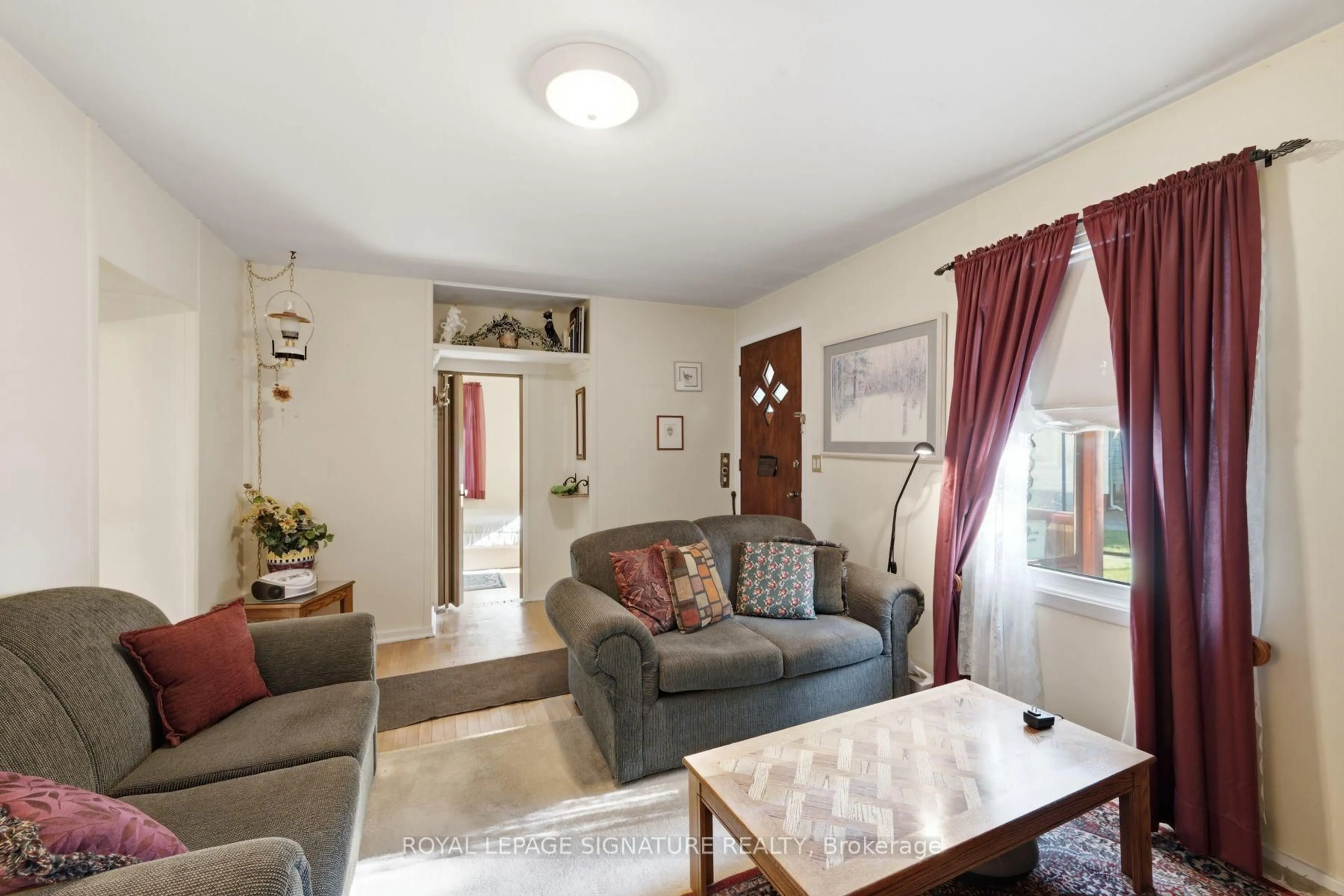 Living room with furniture, unknown for 15 Kemp Sq, Toronto Ontario M6M 2V5