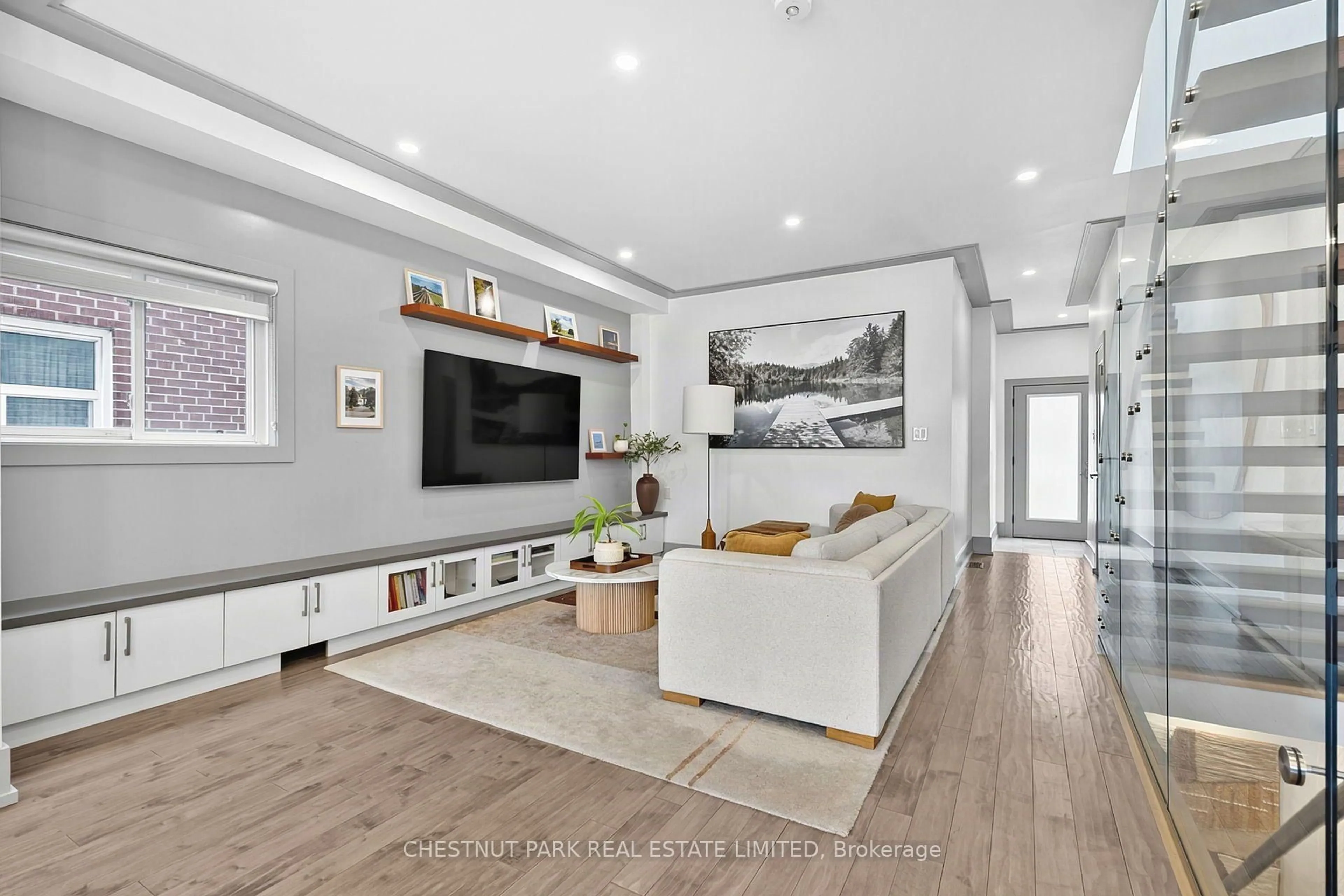 Home theater for 15 Nineteeth St, Toronto Ontario M8V 3L4