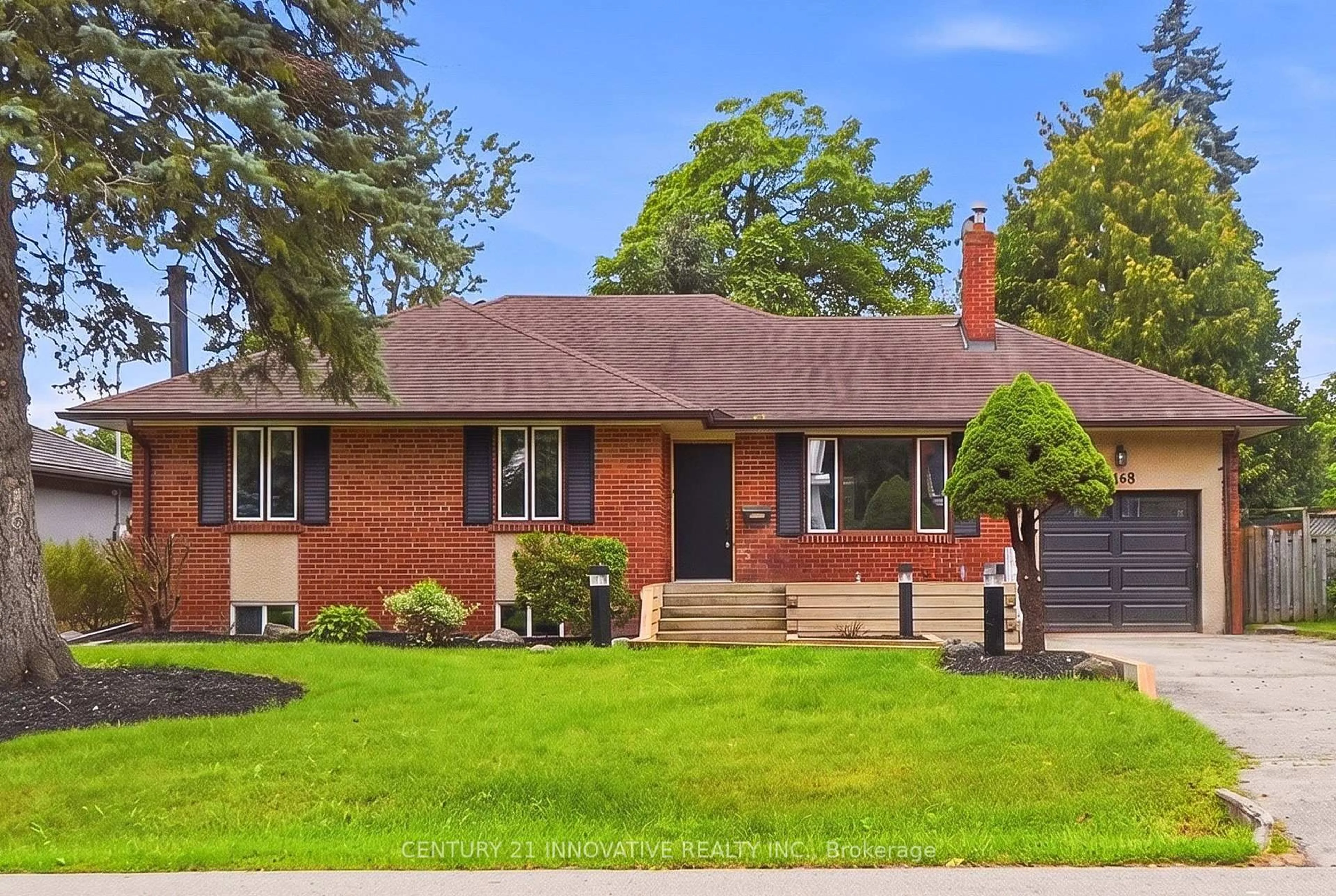 Home with brick exterior material, street for 2068 Stewart Cres, Mississauga Ontario L4Y 1C5