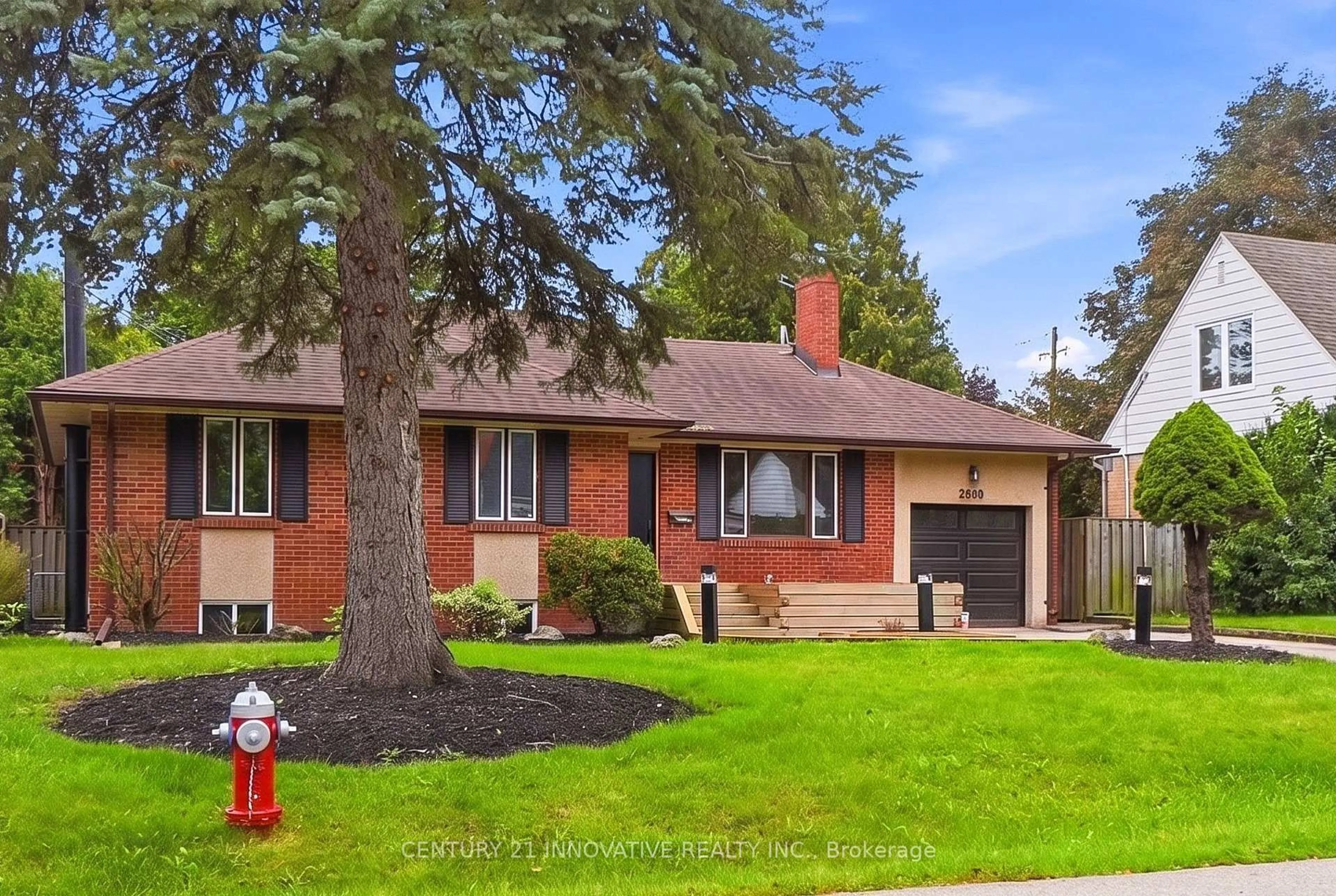 Home with brick exterior material, street for 2068 Stewart Cres, Mississauga Ontario L4Y 1C5
