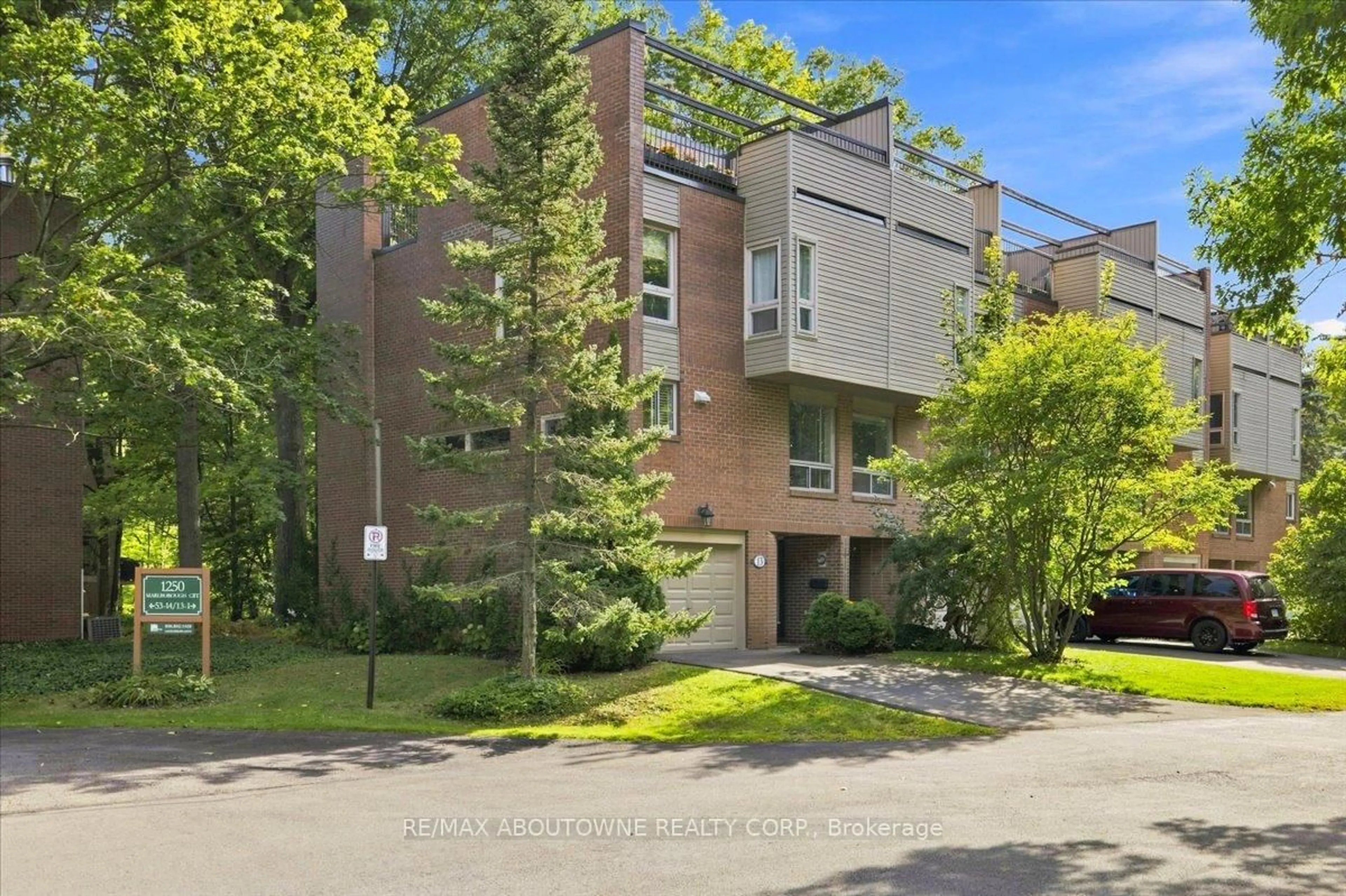 Unknown for 1250 Marlborough Crt #13, Oakville Ontario L6H 2W7