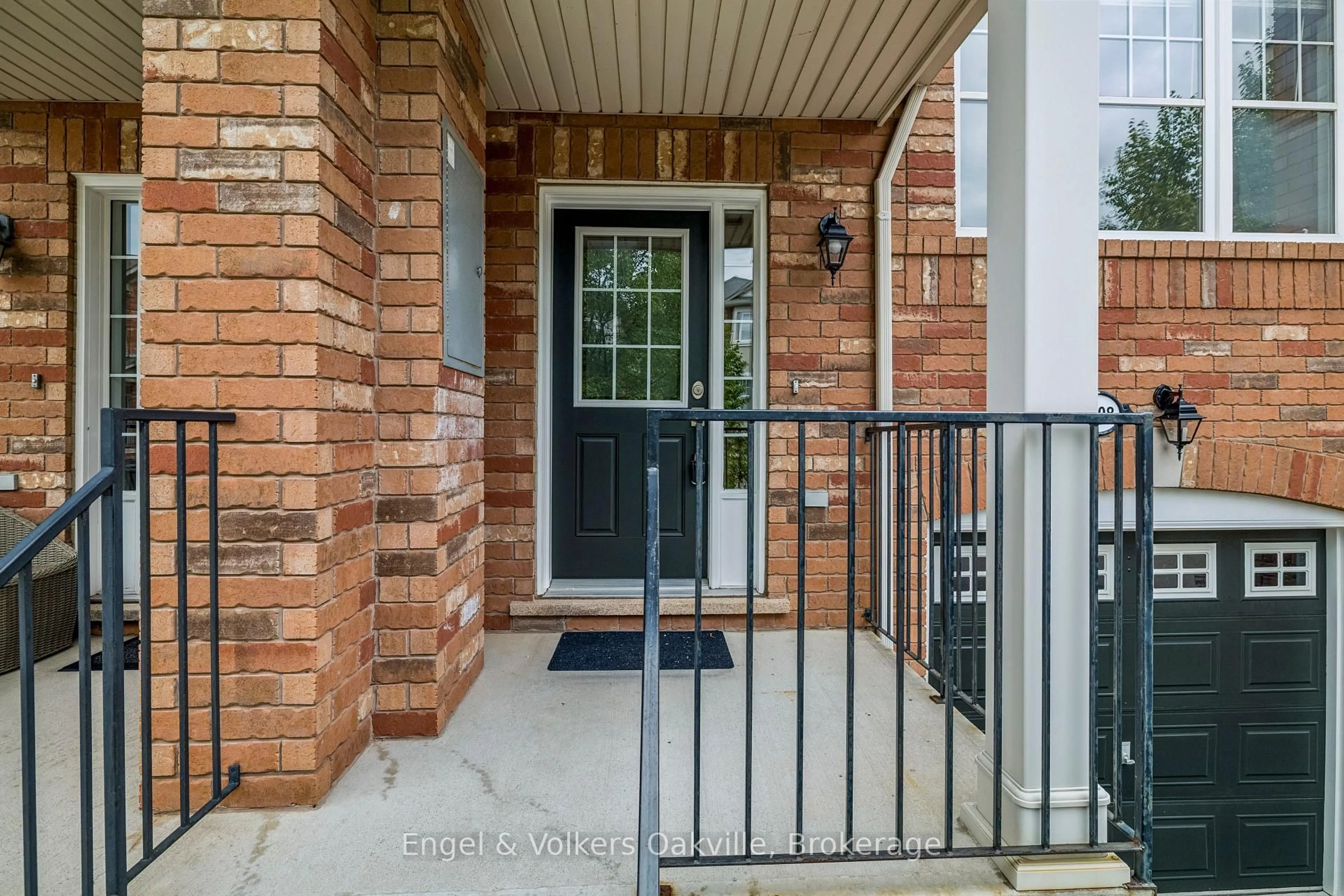 Indoor entryway for 2408 Coho Way, Oakville Ontario L6M 0G6