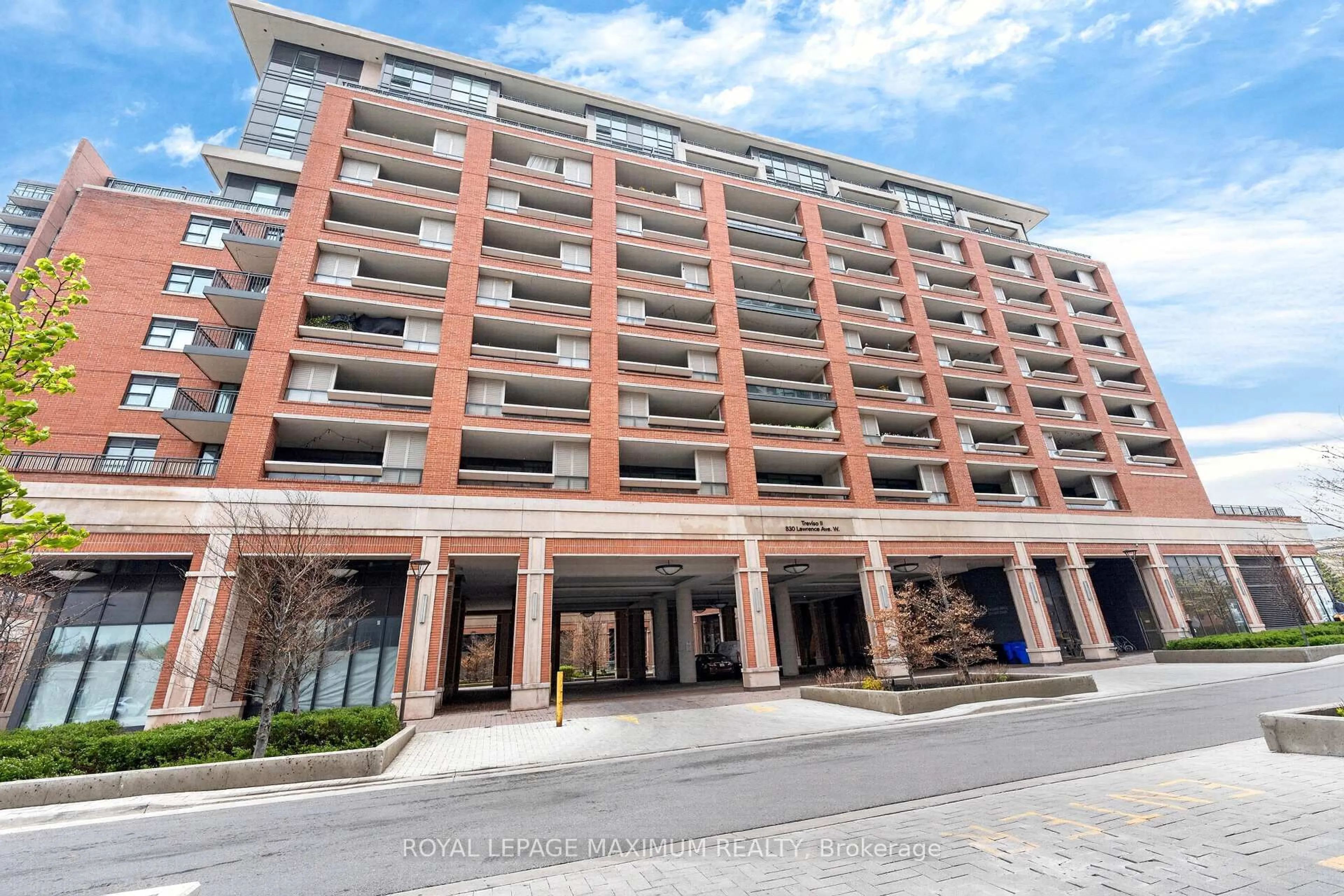 Indoor foyer for 830 Lawrence Ave #1510, Toronto Ontario M6A 0B6