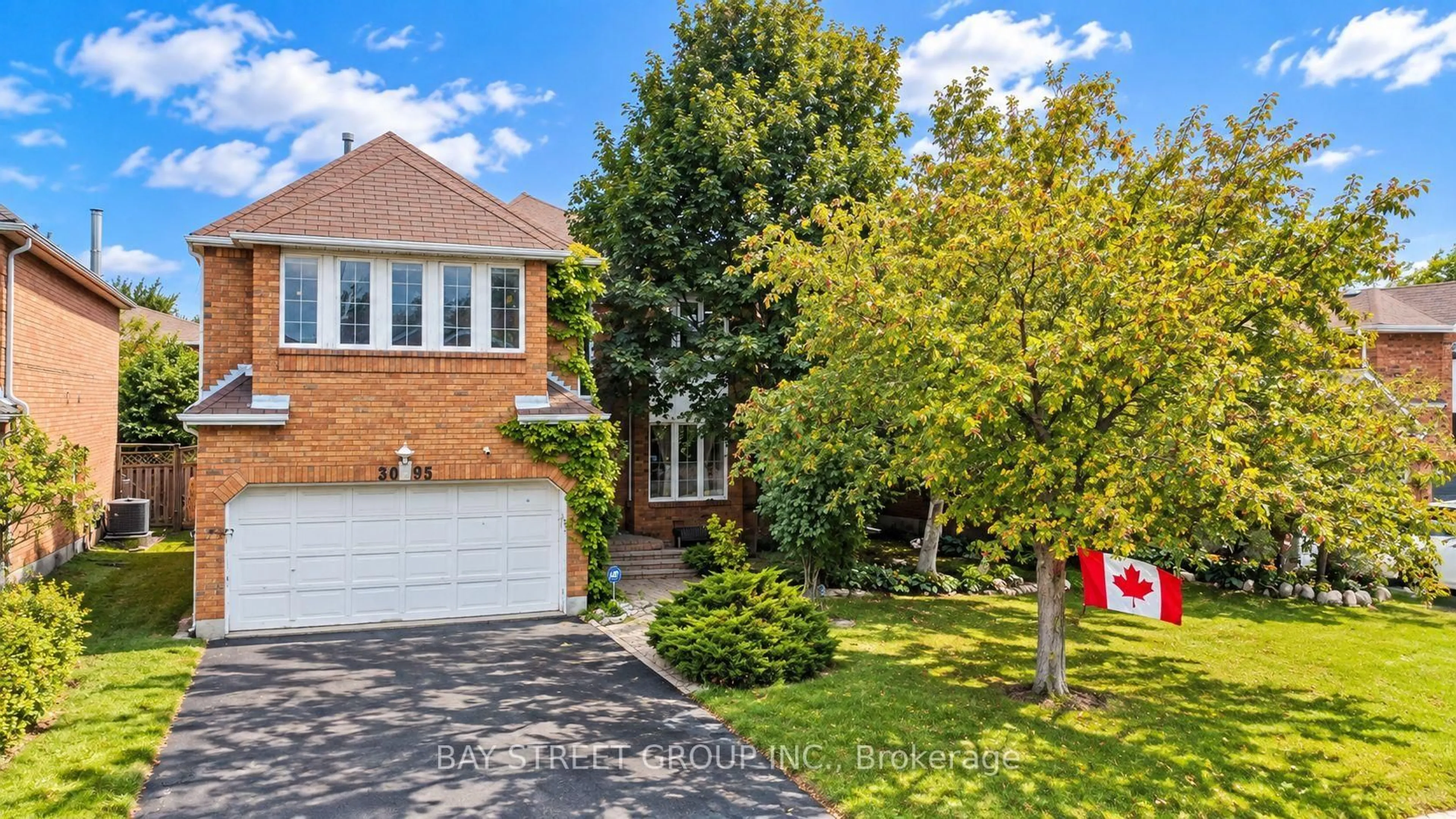 Home with brick exterior material, street for 3095 Cascade Crt, Mississauga Ontario L5L 5L9