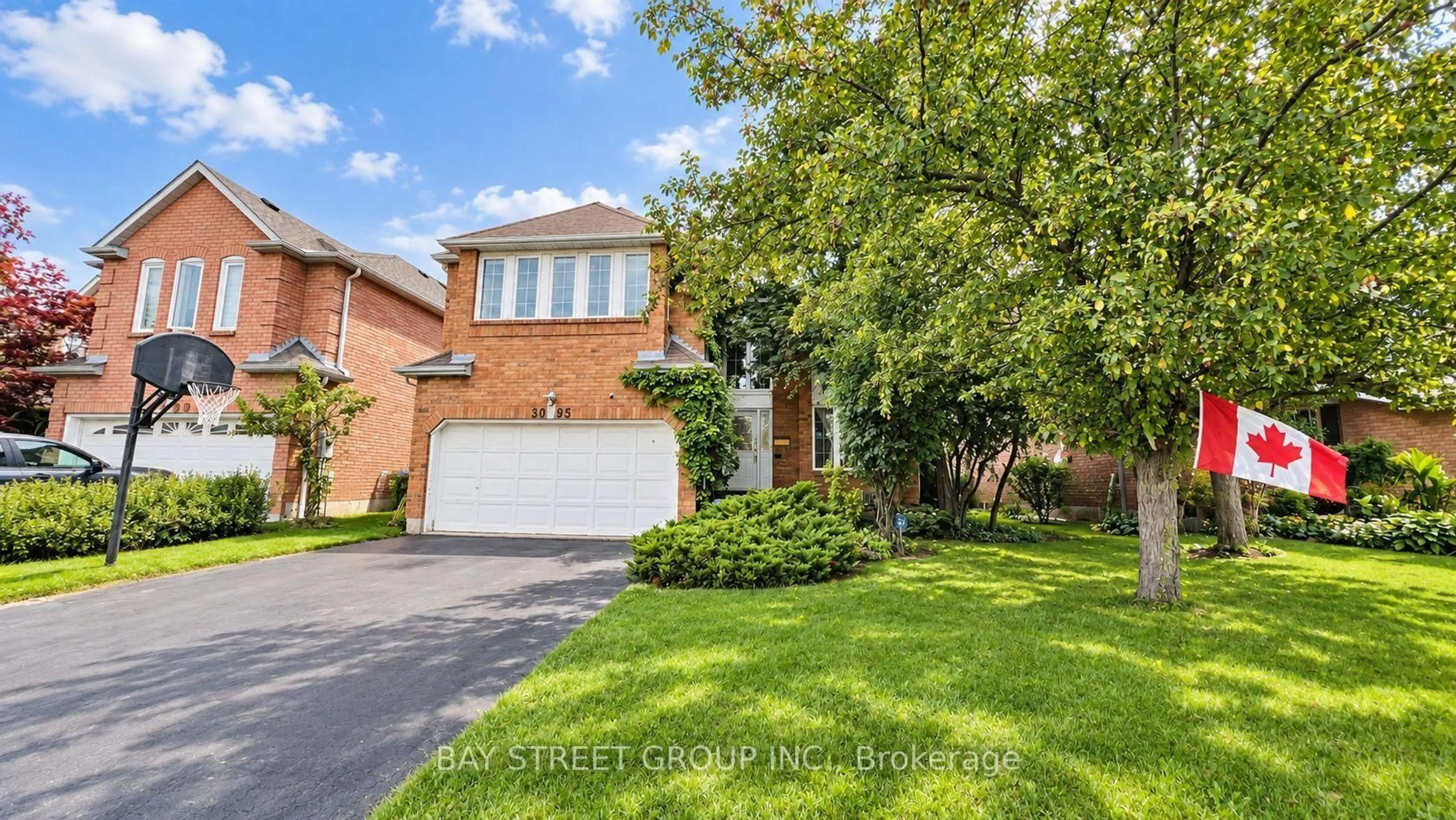 Home with brick exterior material, street for 3095 Cascade Crt, Mississauga Ontario L5L 5L9