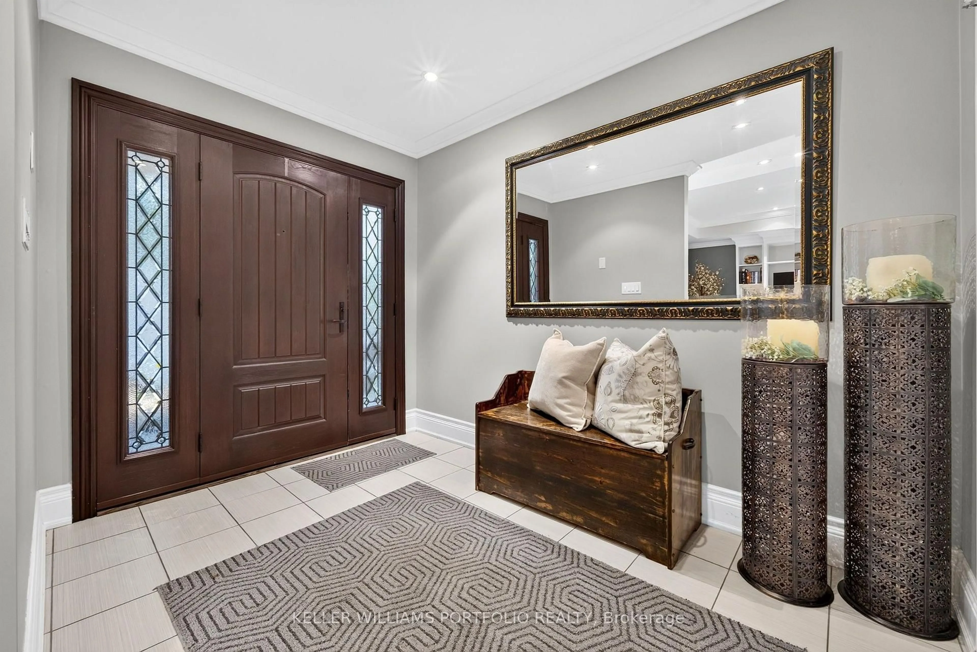 Indoor entryway for 5 Northampton Dr, Toronto Ontario M9B 4S5