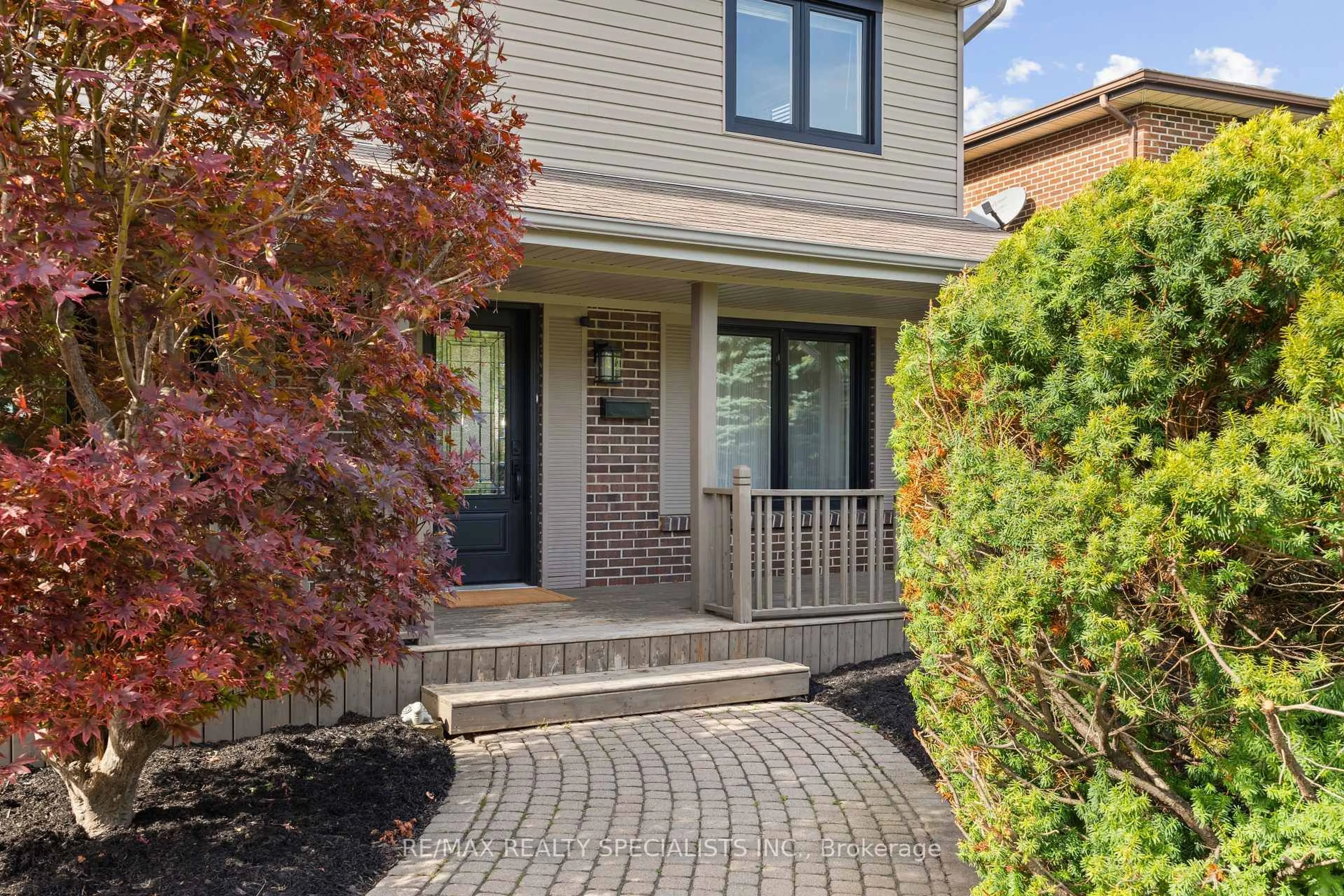 Home with brick exterior material, street for 10 Lorraine Cres, Brampton Ontario L6S 2R7