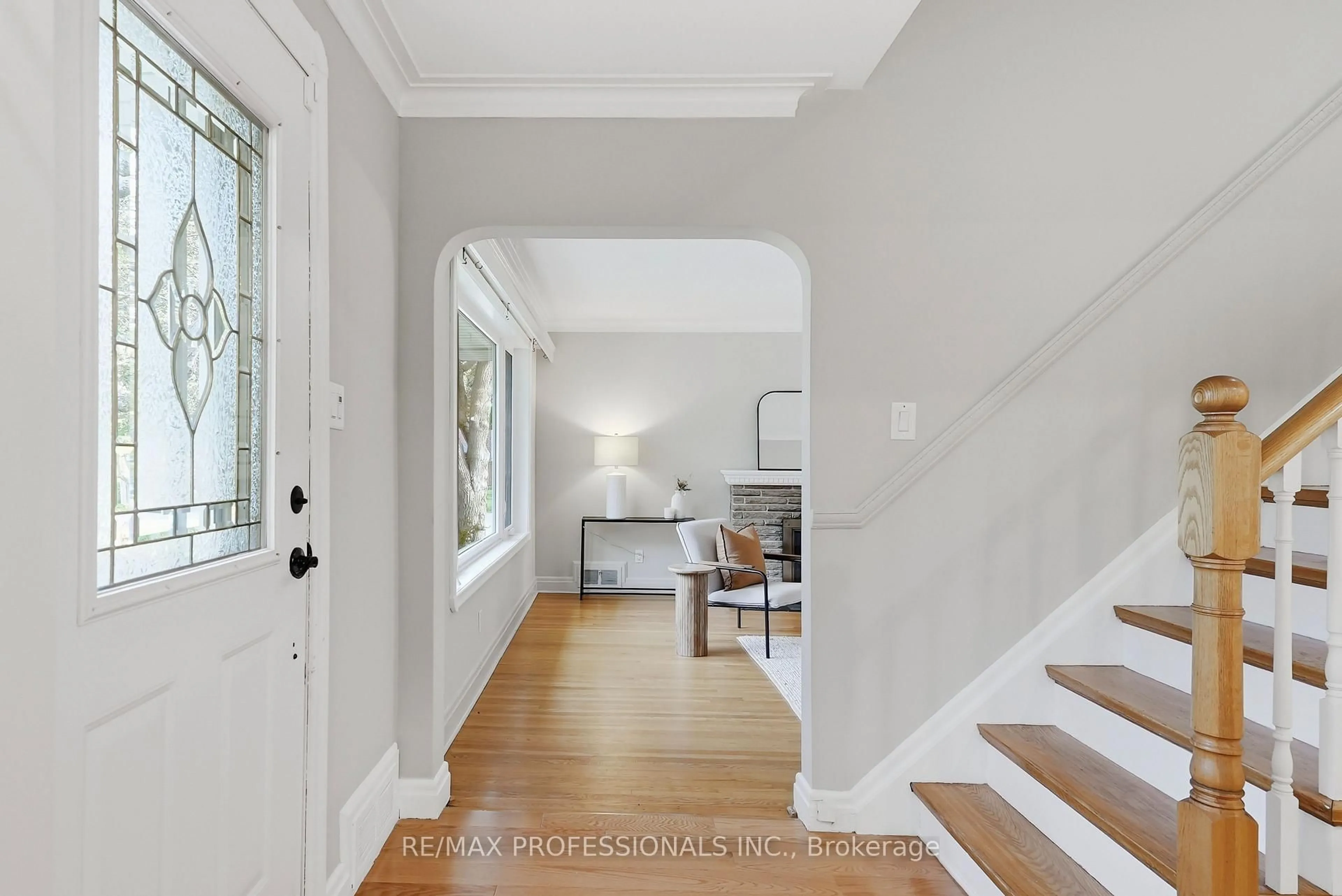 Indoor entryway for 38 Ballacaine Dr, Toronto Ontario M8Y 4A9