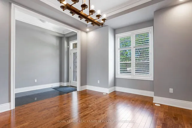 216 Rebecca St, Oakville 5