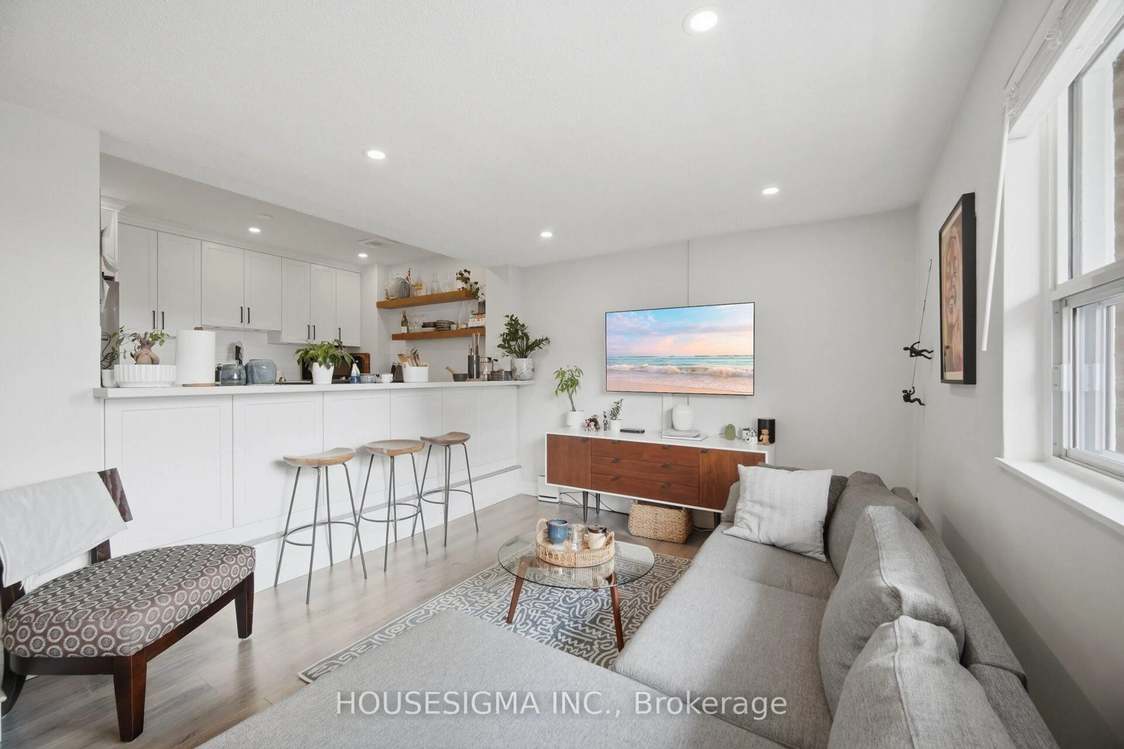 Open concept kitchen, unknown for 15 Elizabeth St #801, Mississauga Ontario L5G 2Z3