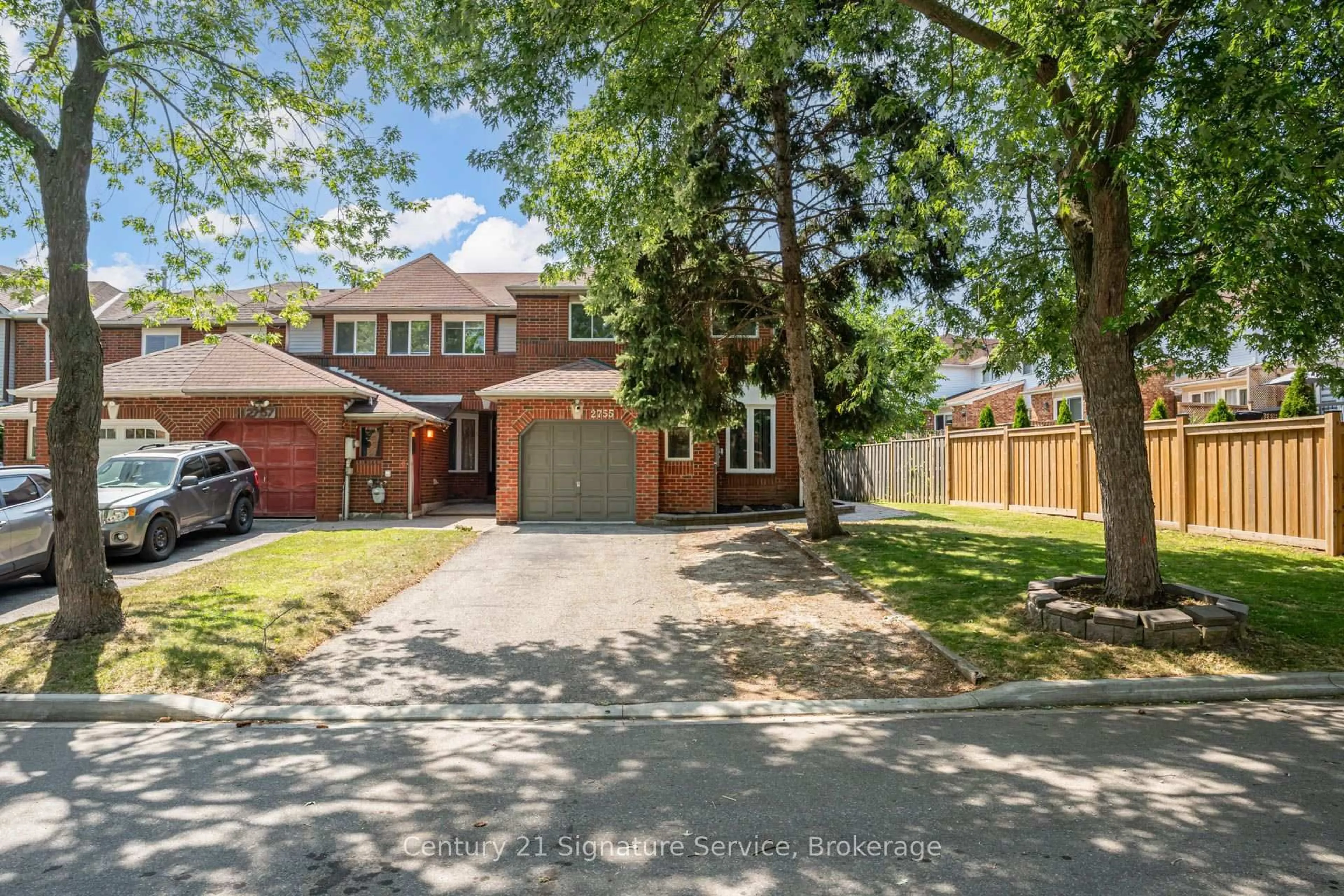 Home with brick exterior material, street for 2755 Lindholm Cres, Mississauga Ontario L5M 4S1