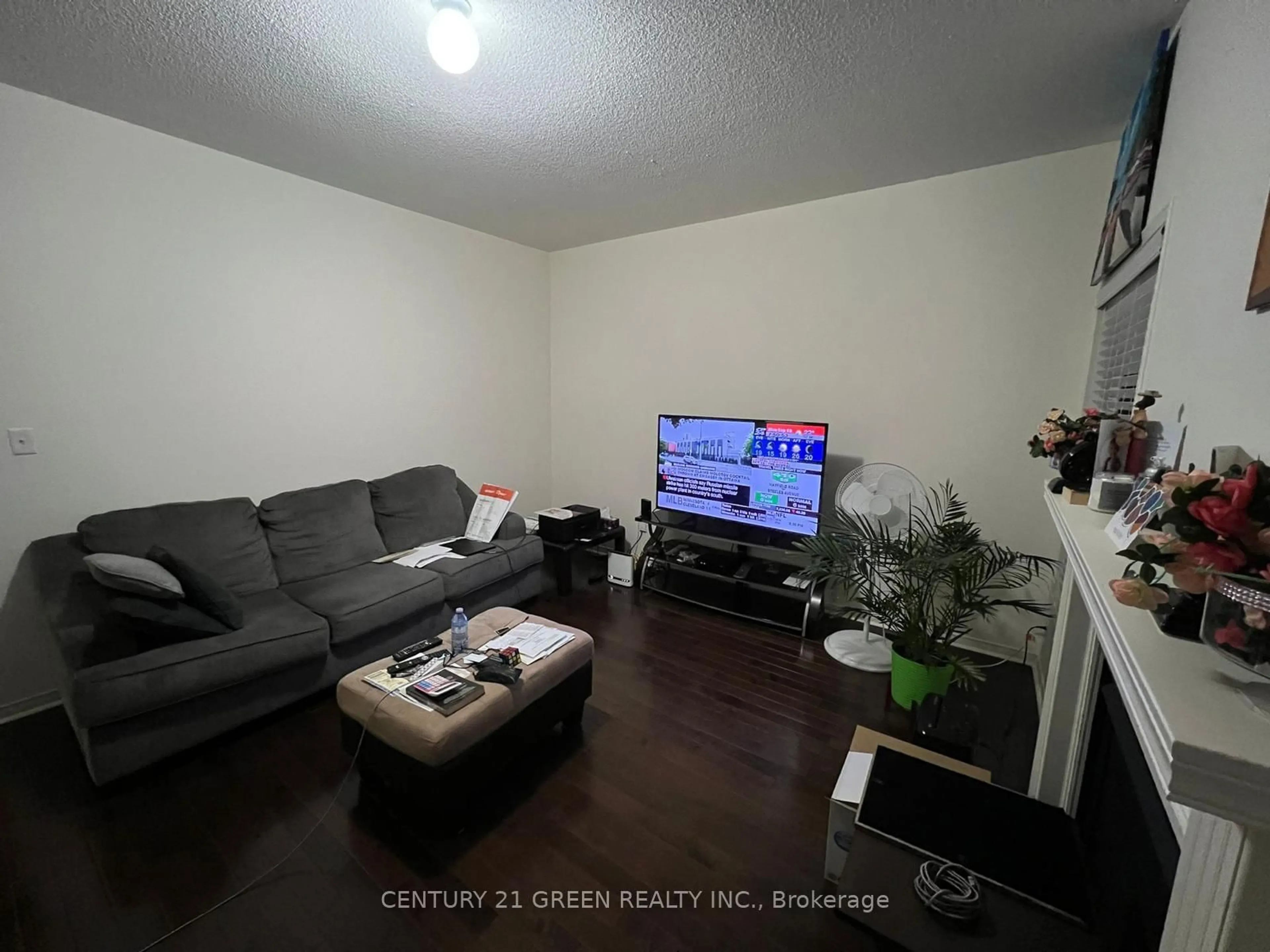 A pic of a room for 40 Cookview Dr, Brampton Ontario L6R 3T6