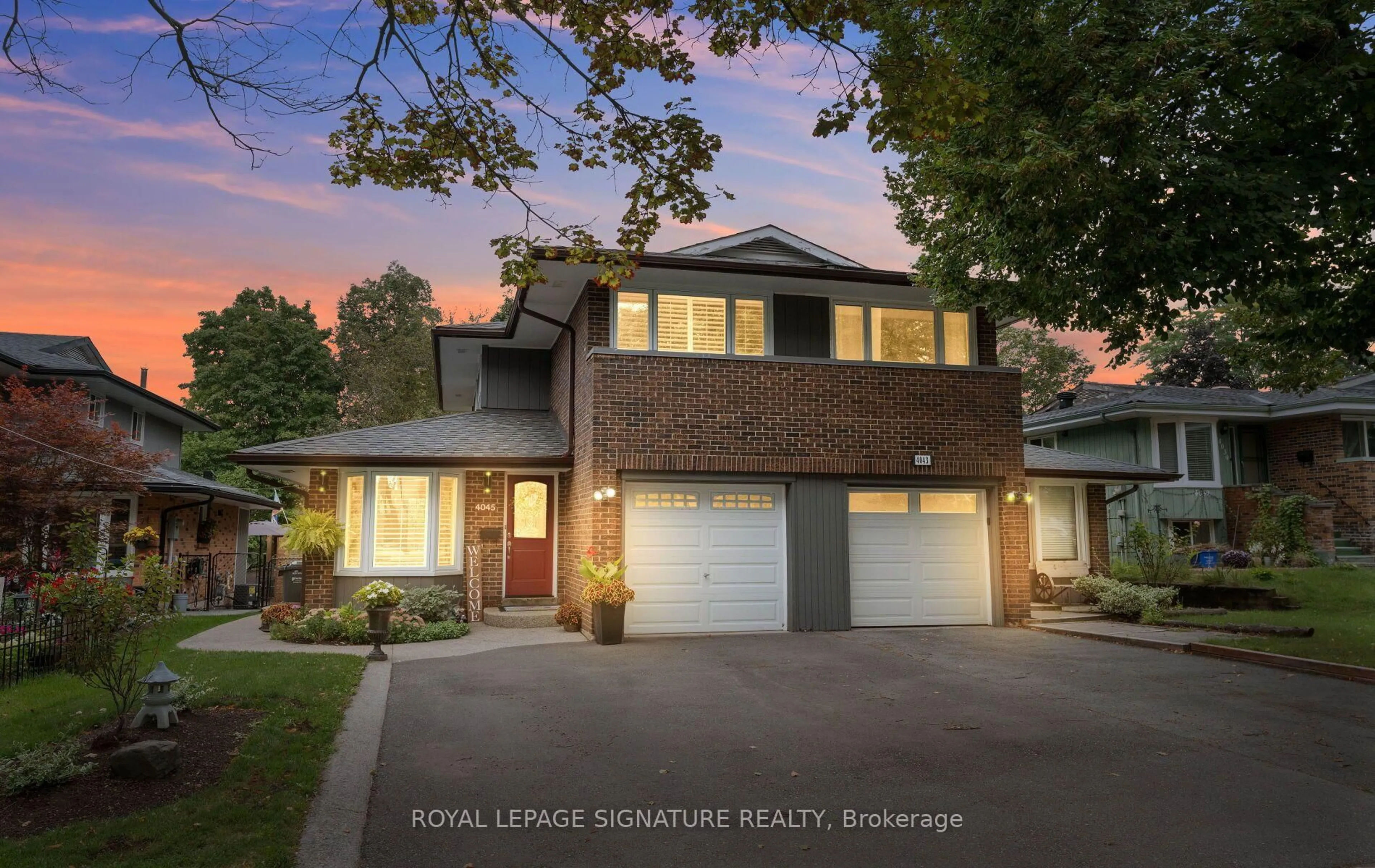 Home with brick exterior material, street for 4045 Taffey Cres, Mississauga Ontario L5L 2A6