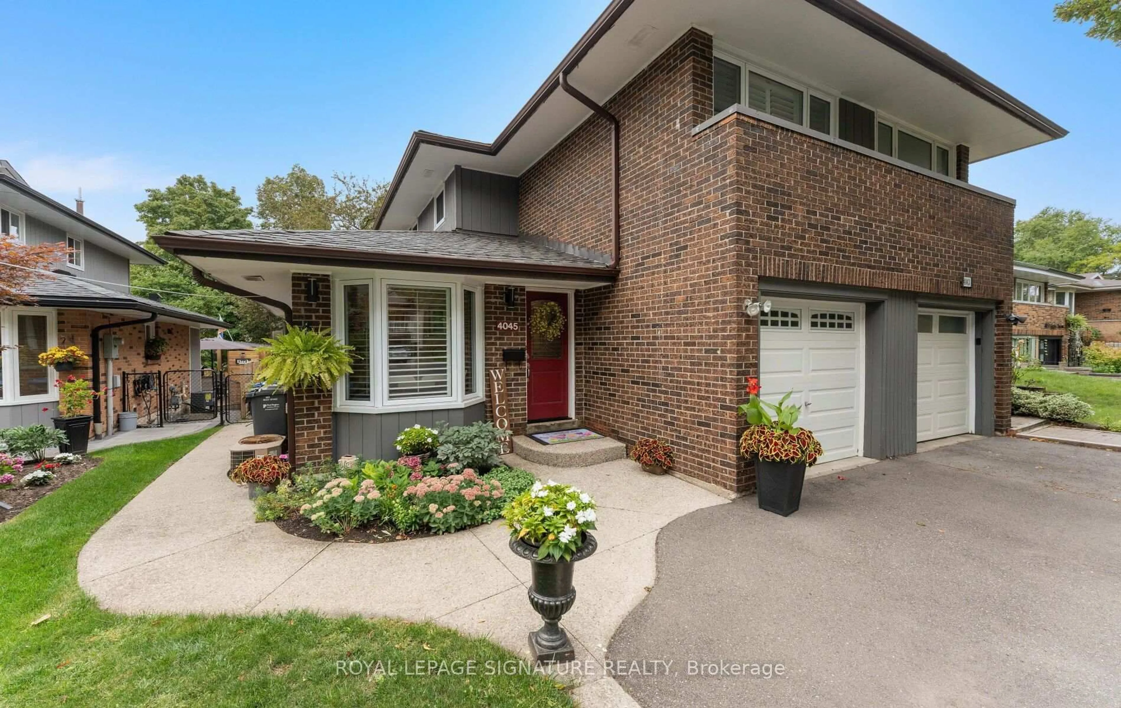 Home with brick exterior material, street for 4045 Taffey Cres, Mississauga Ontario L5L 2A6