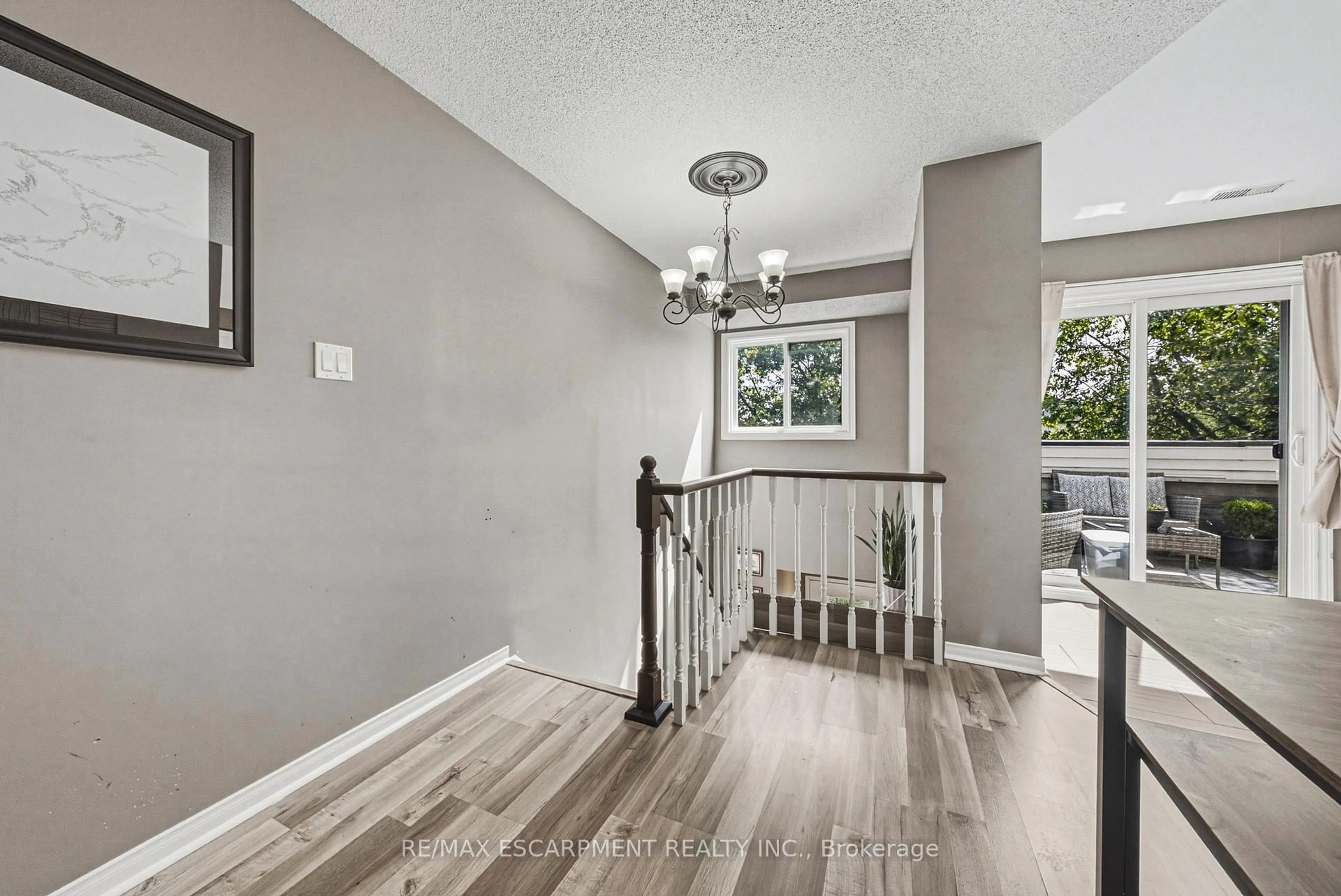 Indoor entryway for 2530 Northampton Blvd #88, Burlington Ontario L7M 4B4