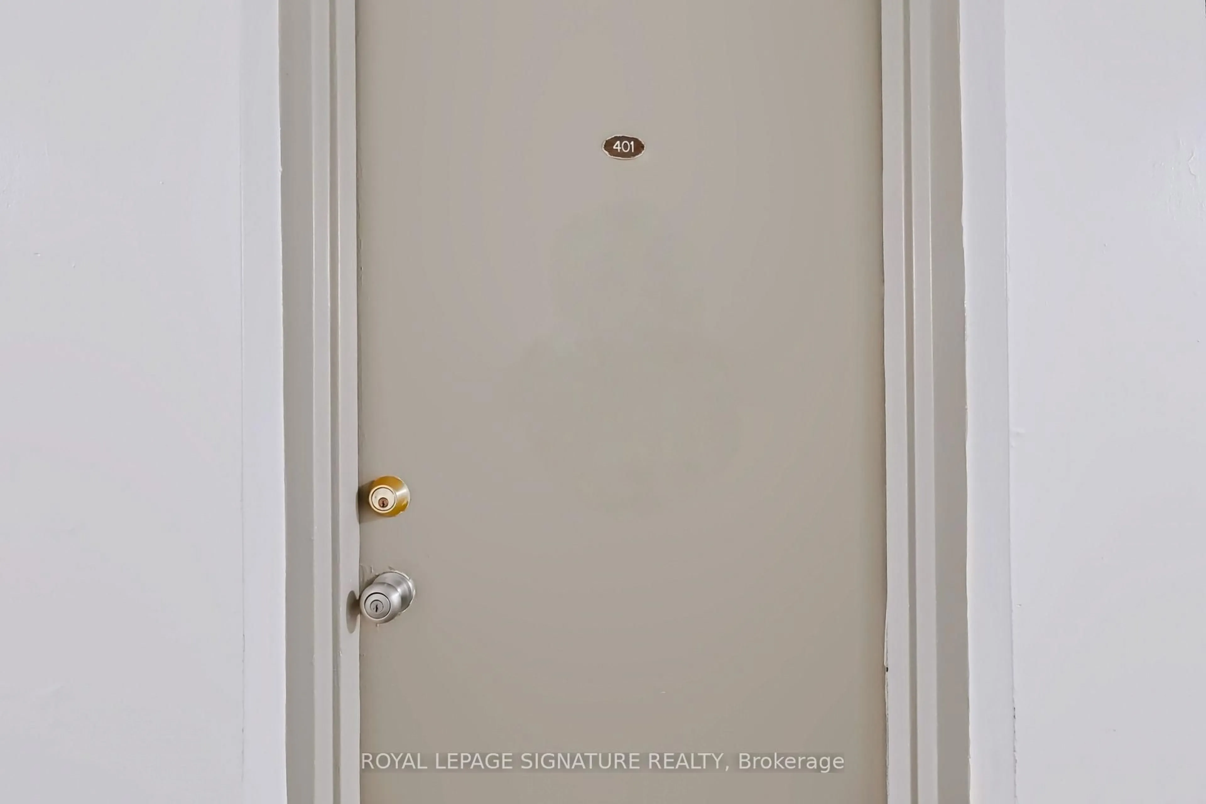 Unknown for 2485 Woking Cres #401, Mississauga Ontario L5K 1Z6
