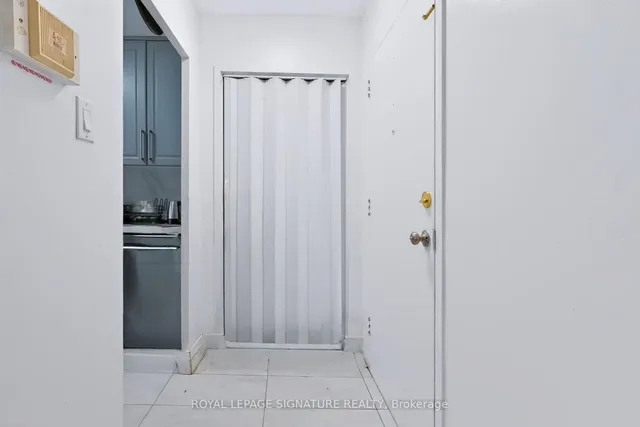 2485 Woking Cres #401, Mississauga 3