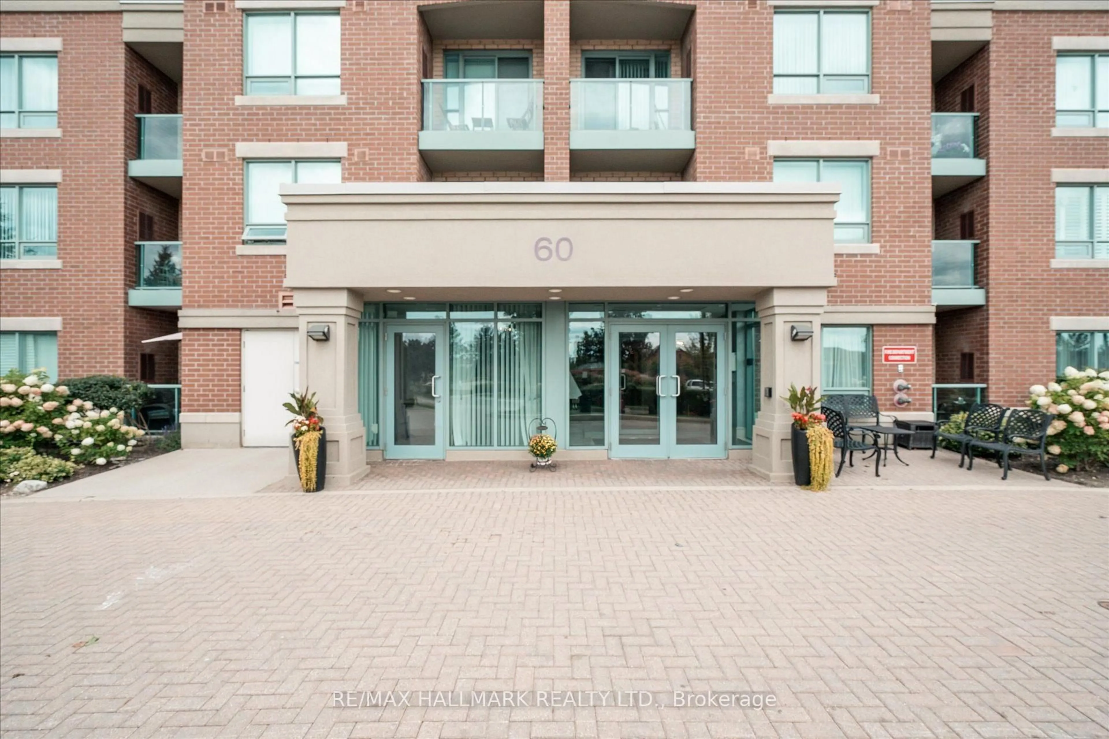 Indoor foyer for 60 Via Rosedale #316, Brampton Ontario L6P 3X6