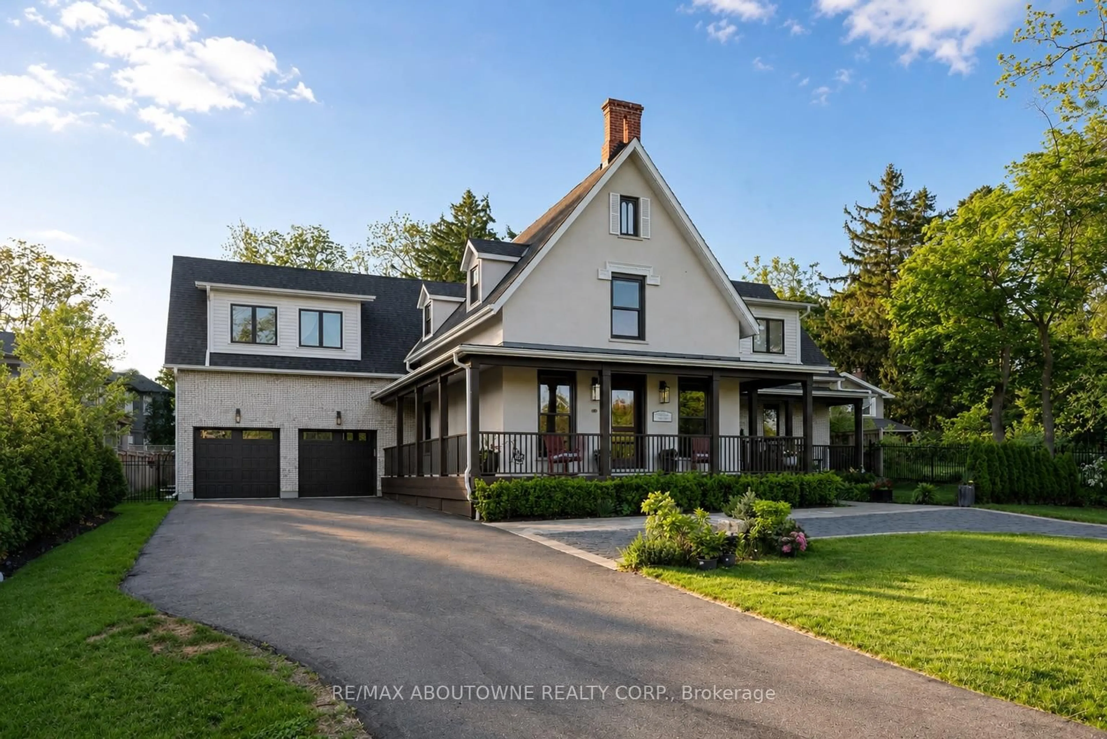 Home with brick exterior material, street for 489 Lakeshore Rd, Oakville Ontario L6K 1G4