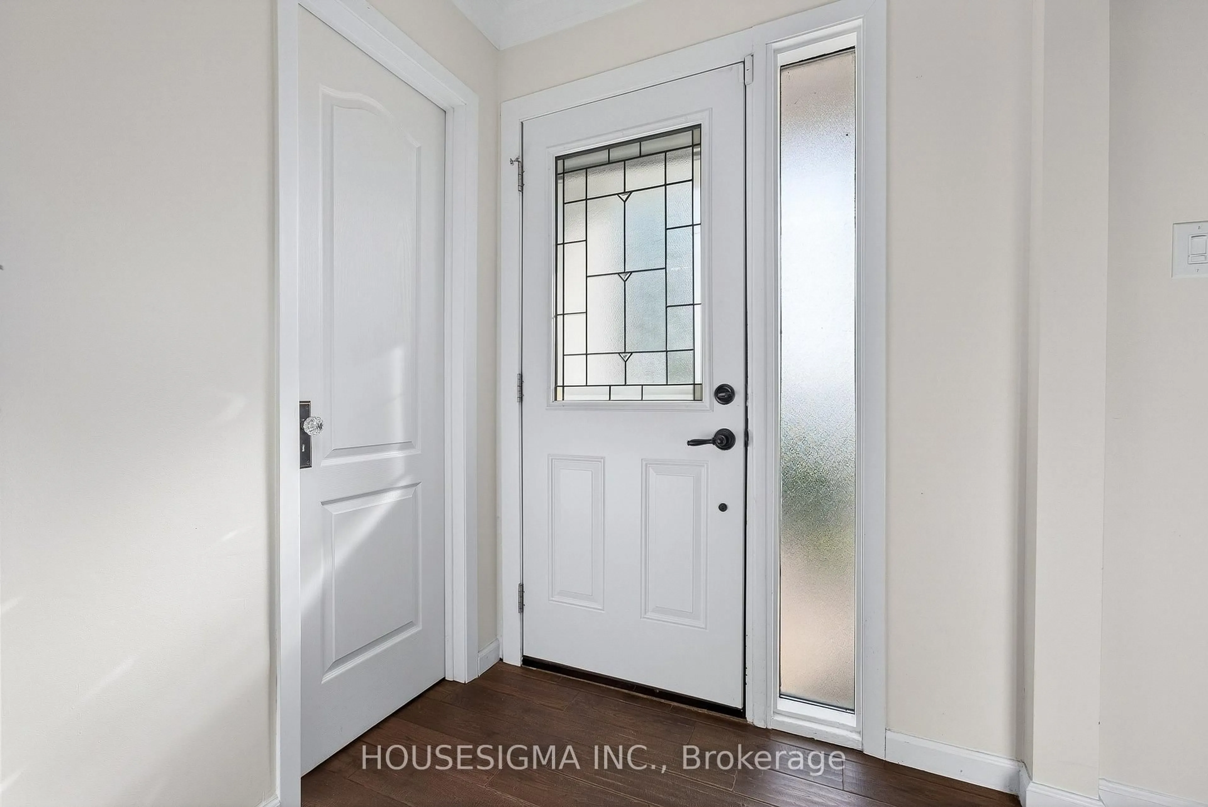 Indoor entryway for 15 Centennial Park Rd #90, Toronto Ontario M9C 4W8