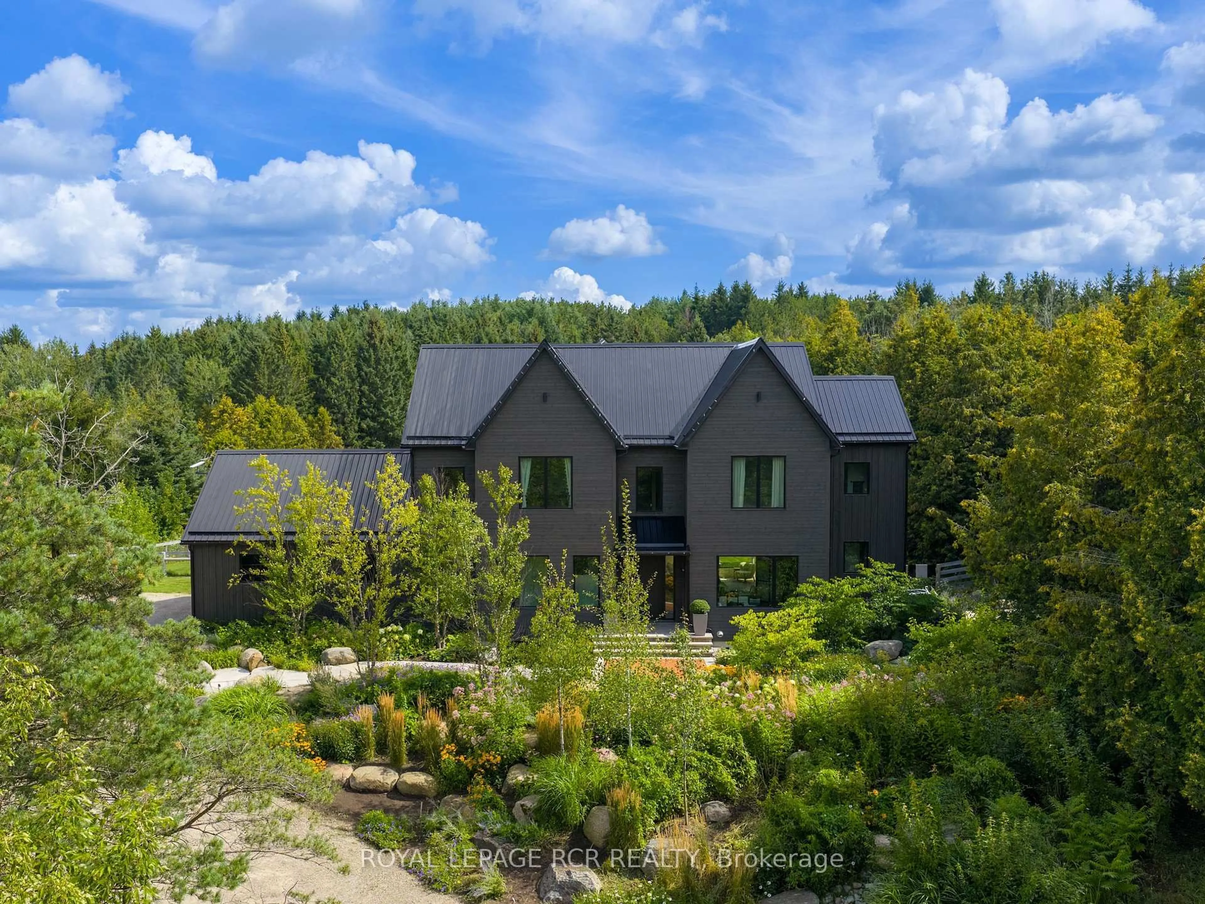 A pic from outside/outdoor area/front of a property/back of a property/a pic from drone, unknown for 3045 Highpoint Sdrd, Caledon Ontario L7K 0K5