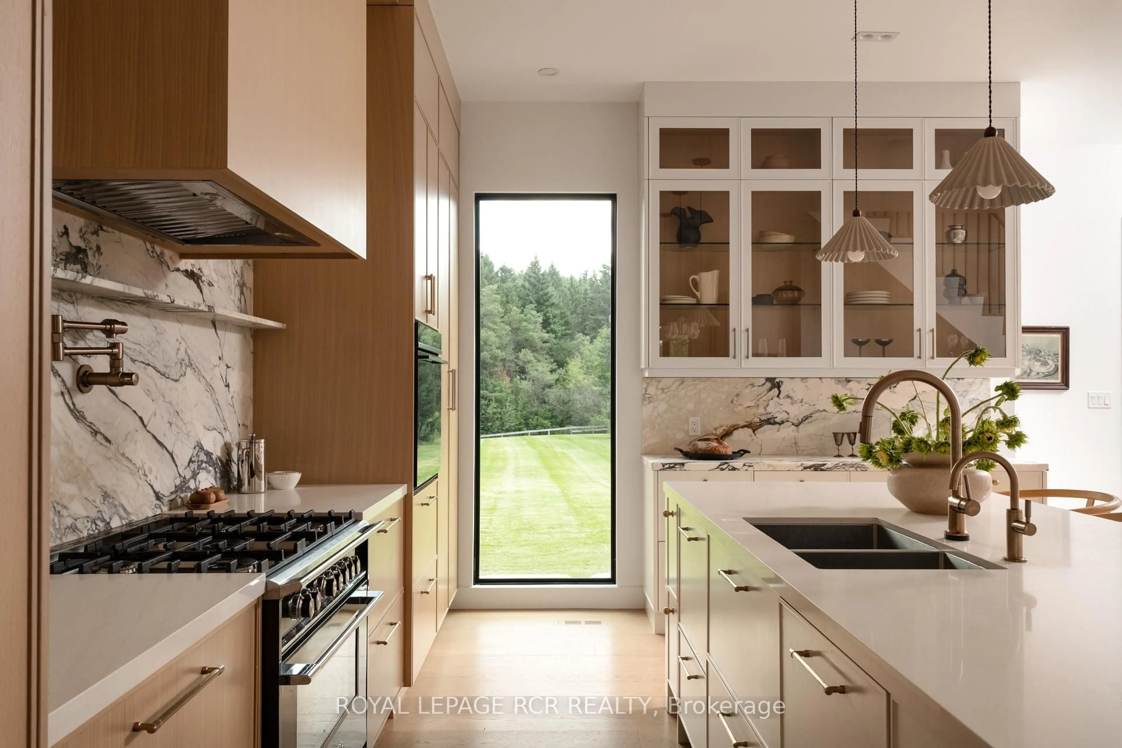 Contemporary kitchen, ceramic/tile floor for 3045 Highpoint Sdrd, Caledon Ontario L7K 0K5
