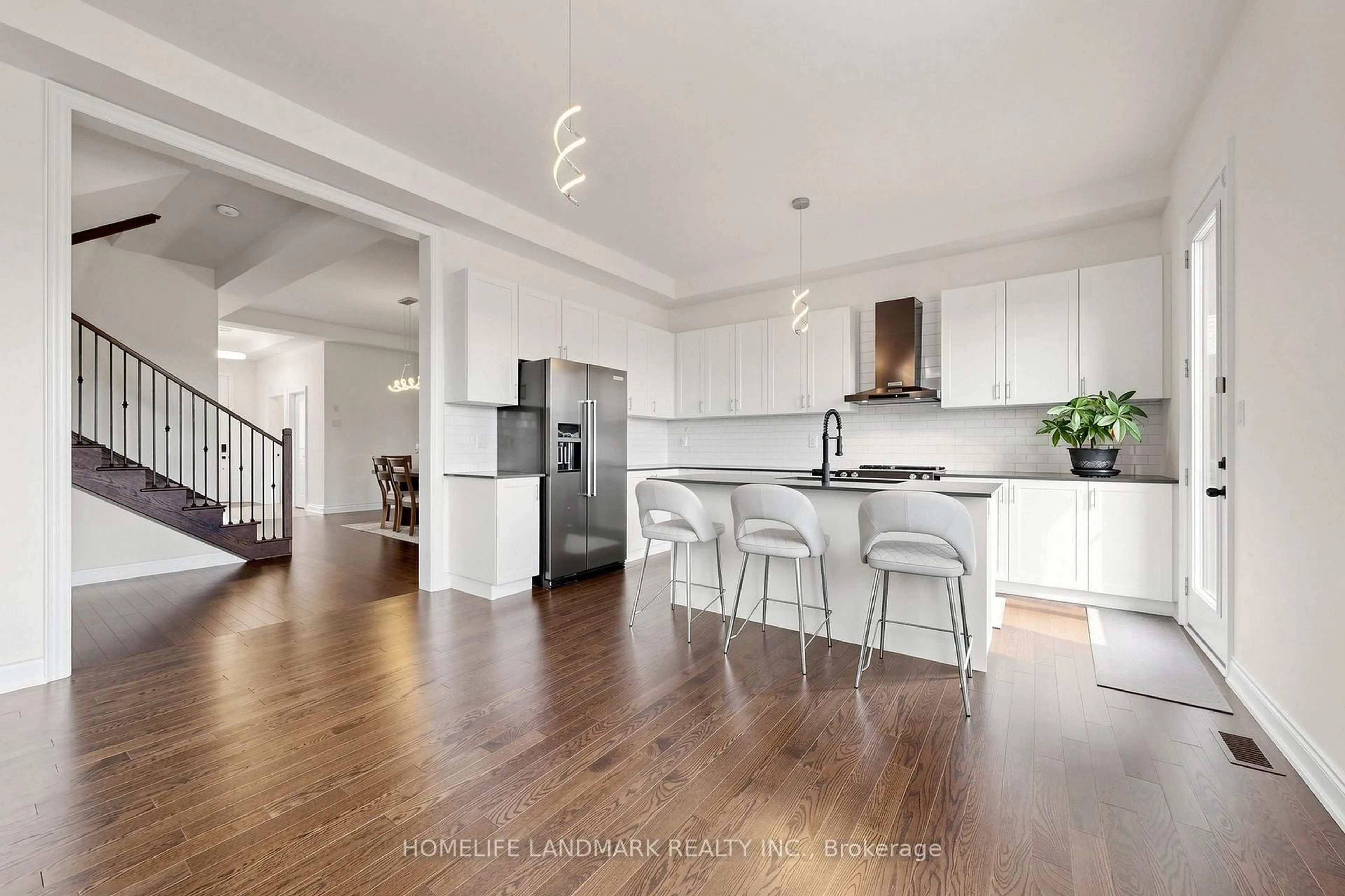 Open concept kitchen, unknown for 563 Beam Crt, Milton Ontario L9E 1L4