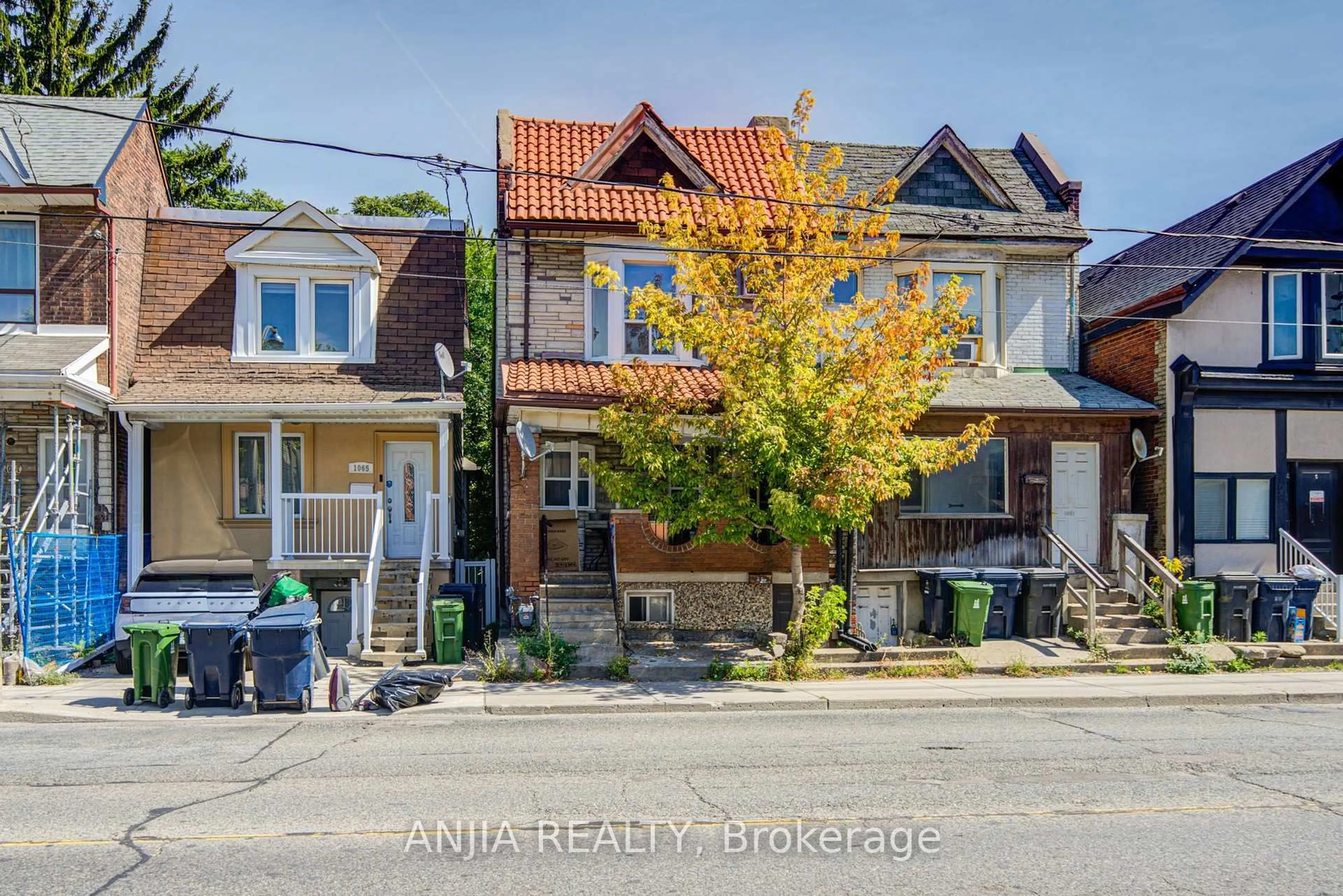 Home with brick exterior material, street for 1063 Dufferin St, Toronto Ontario M6H 4B5