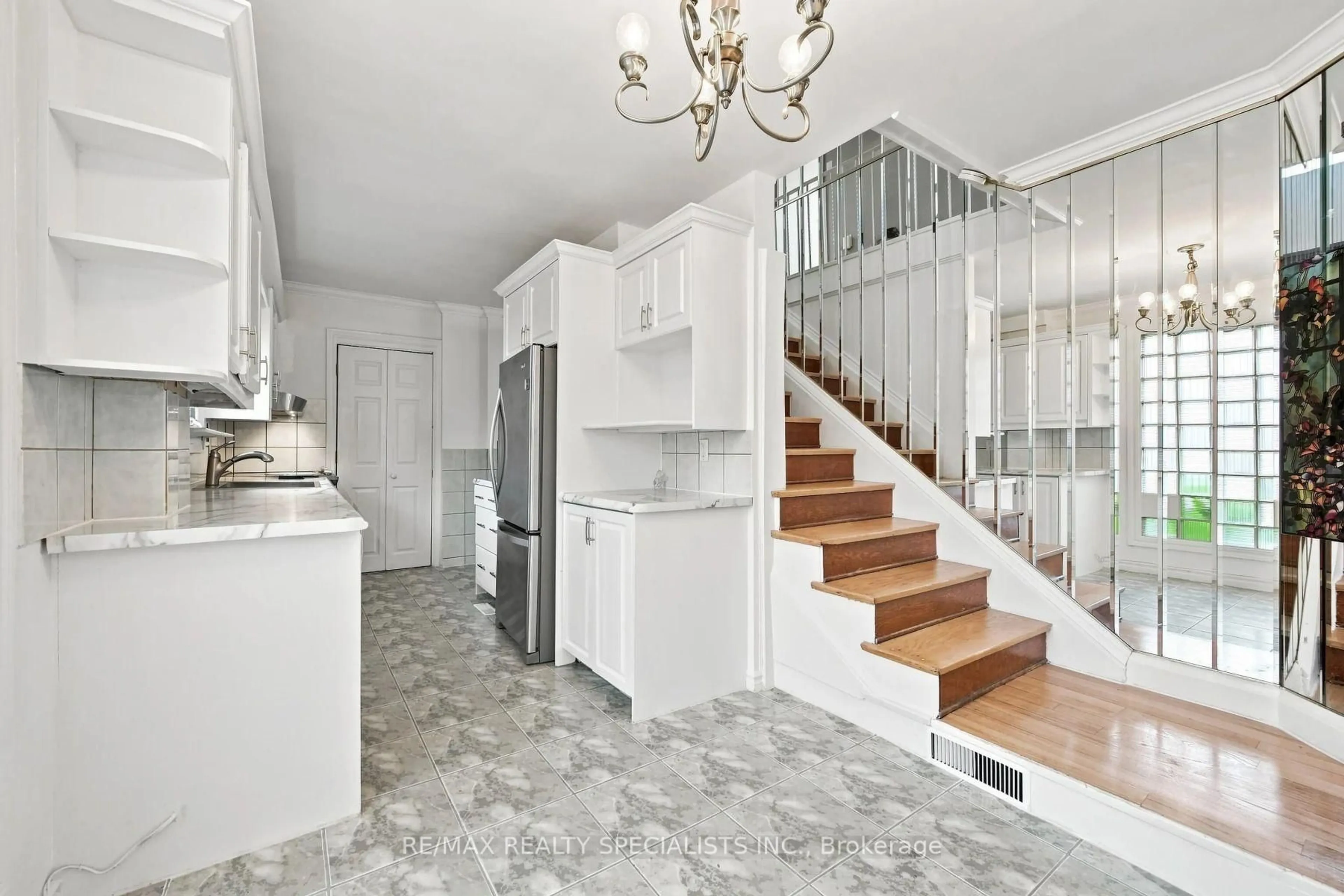 Open concept kitchen, ceramic/tile floor for 39 Macdonald St, Toronto Ontario M8V 1Y3