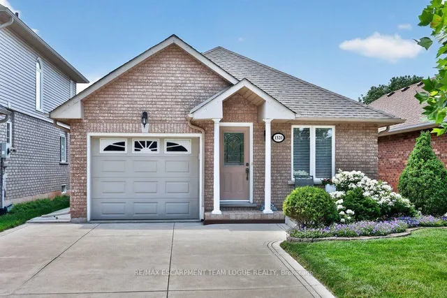 1320 Burkholder Dr, Burlington 3