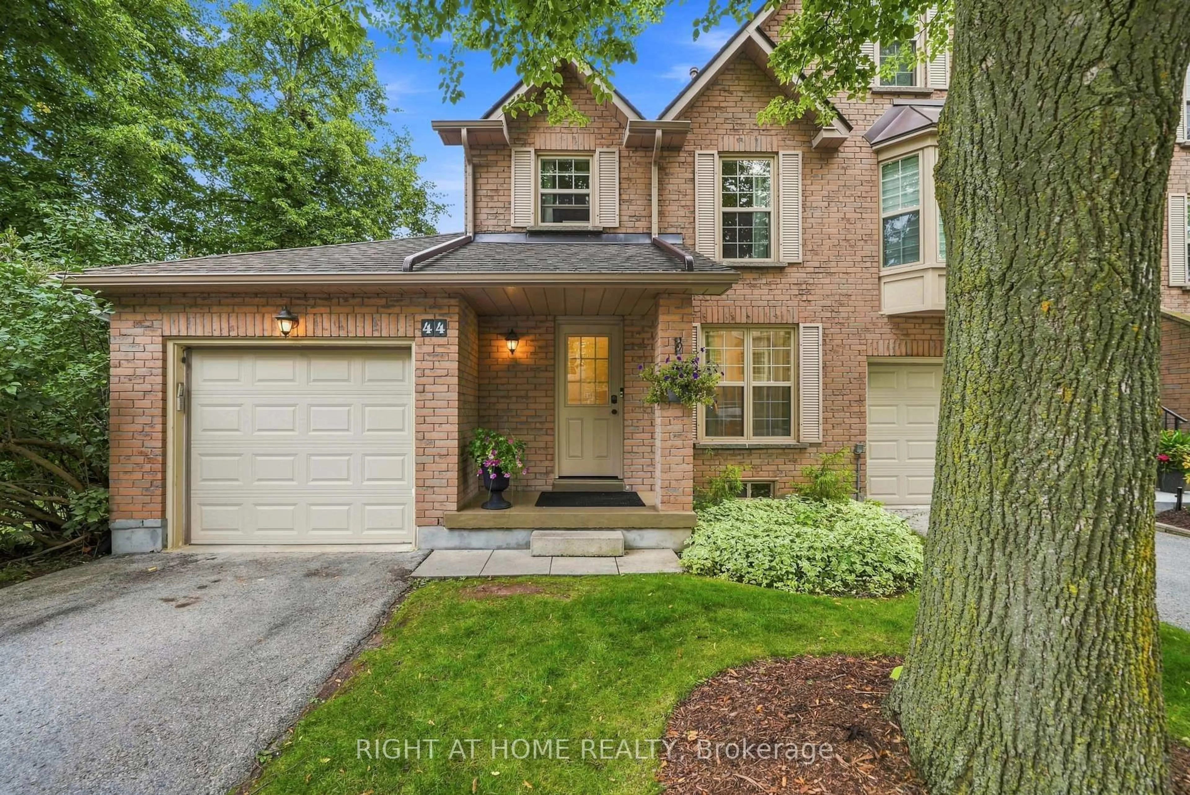 Home with brick exterior material, street for 2272 Mowat Ave #44, Oakville Ontario L6H 5L8