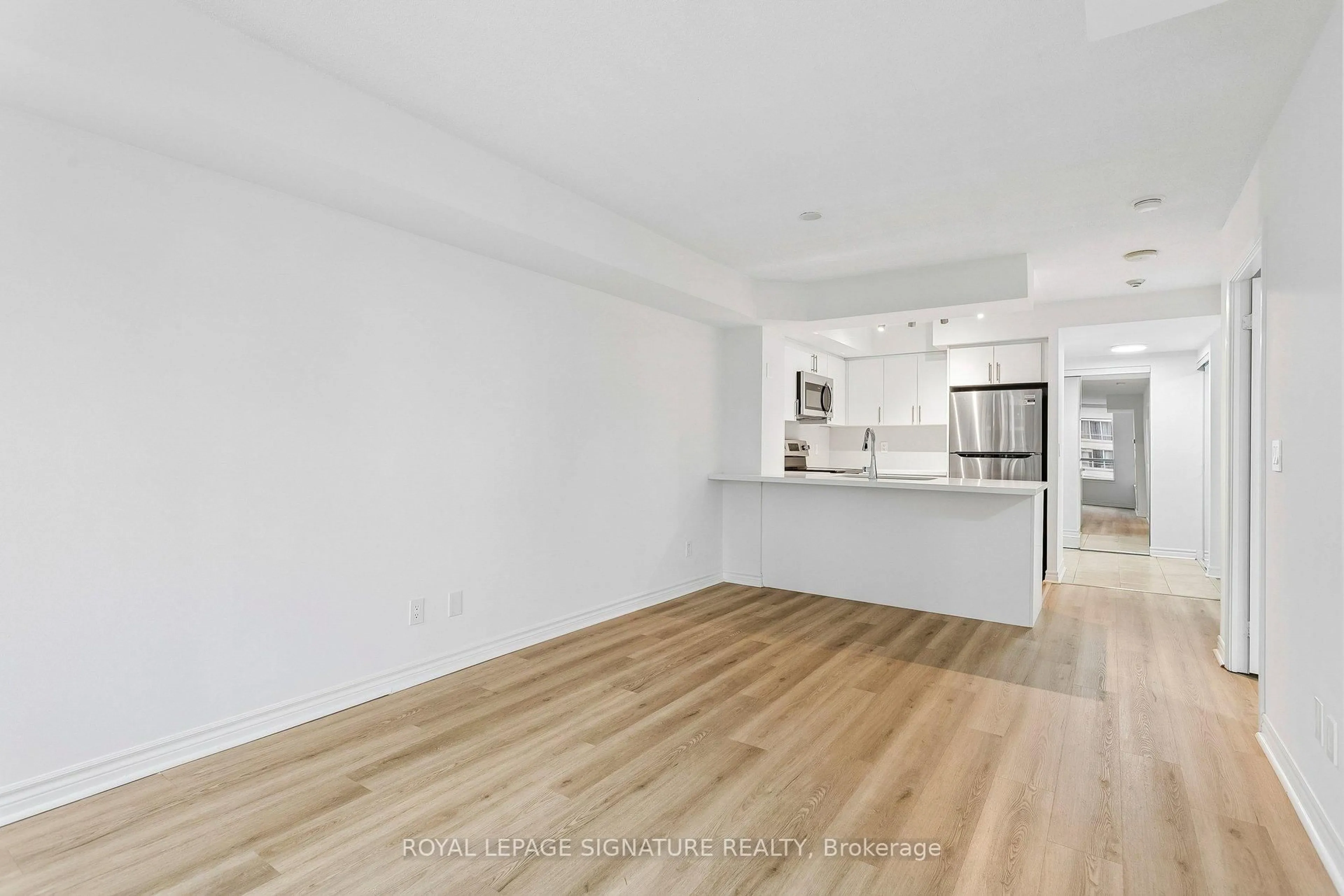 A pic of a room for 4080 Living Arts Dr #2407, Mississauga Ontario L5B 4N3