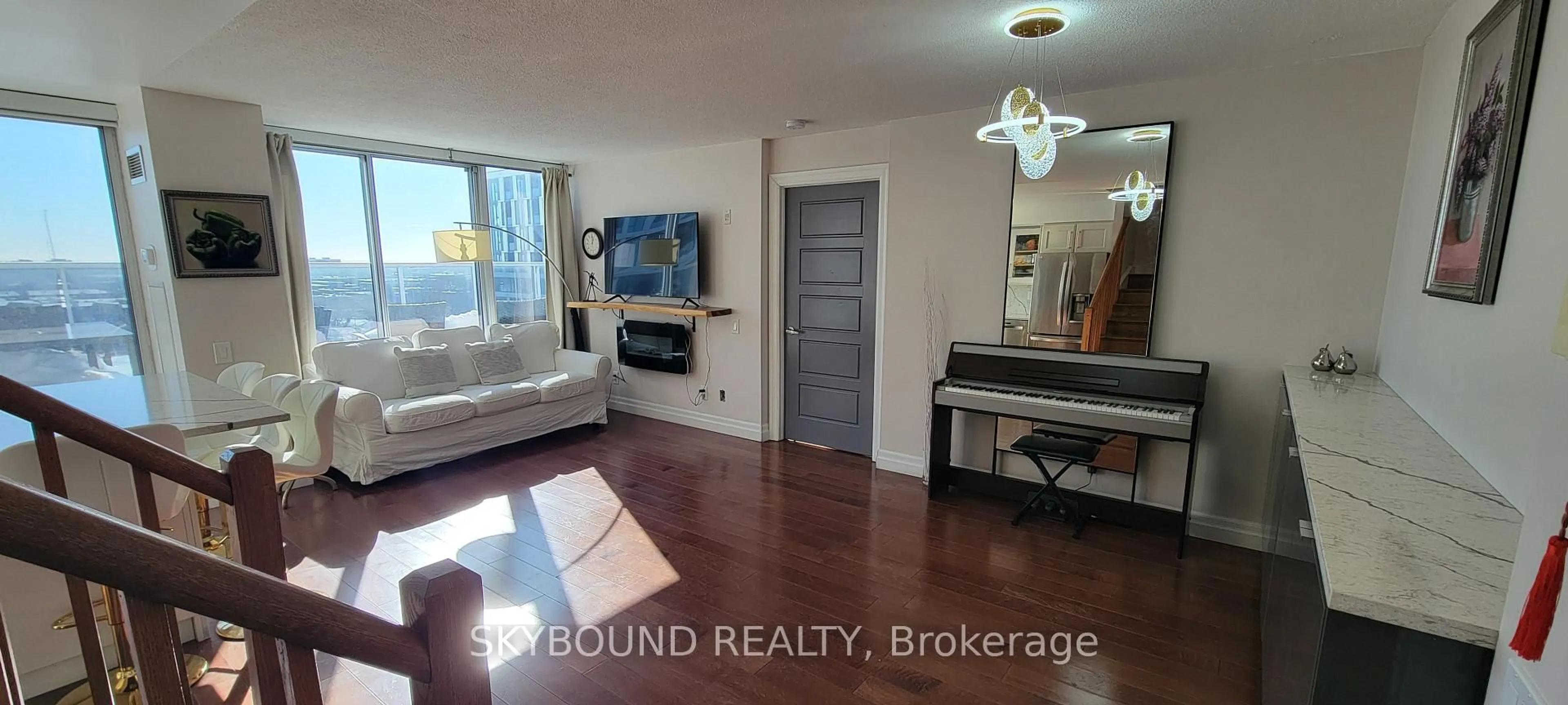 A pic of a room for 1040 The Queensway #919, Toronto Ontario M8Z 0A7