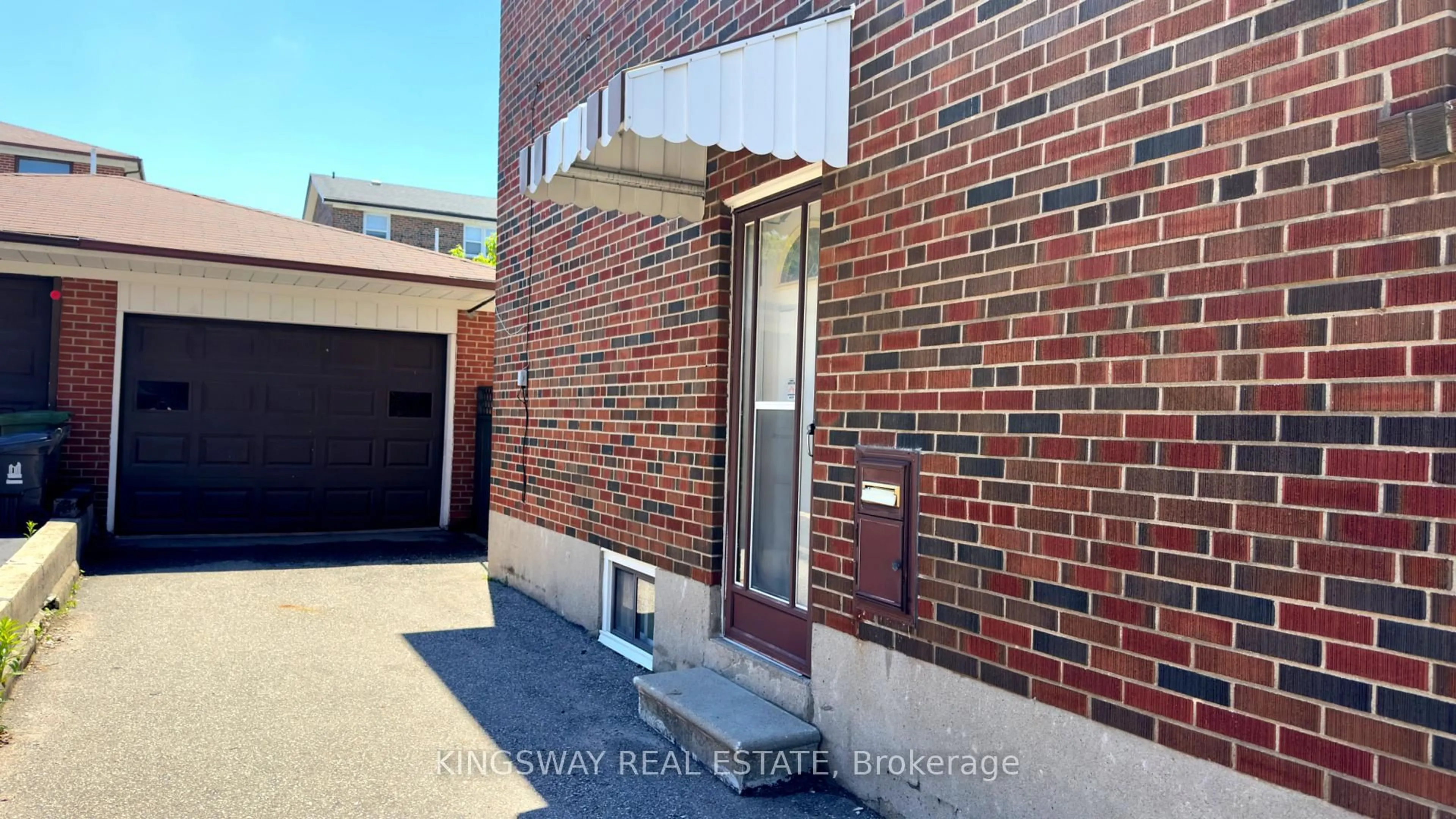 Home with brick exterior material, street for 31 Quinan Dr, Toronto Ontario M6L 1E8