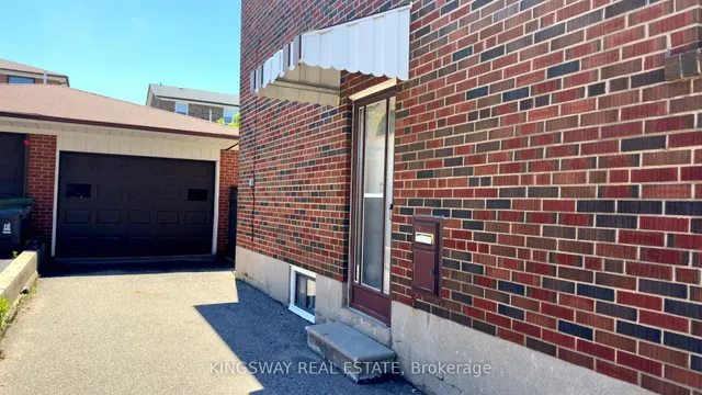 31 Quinan Dr, Toronto 4