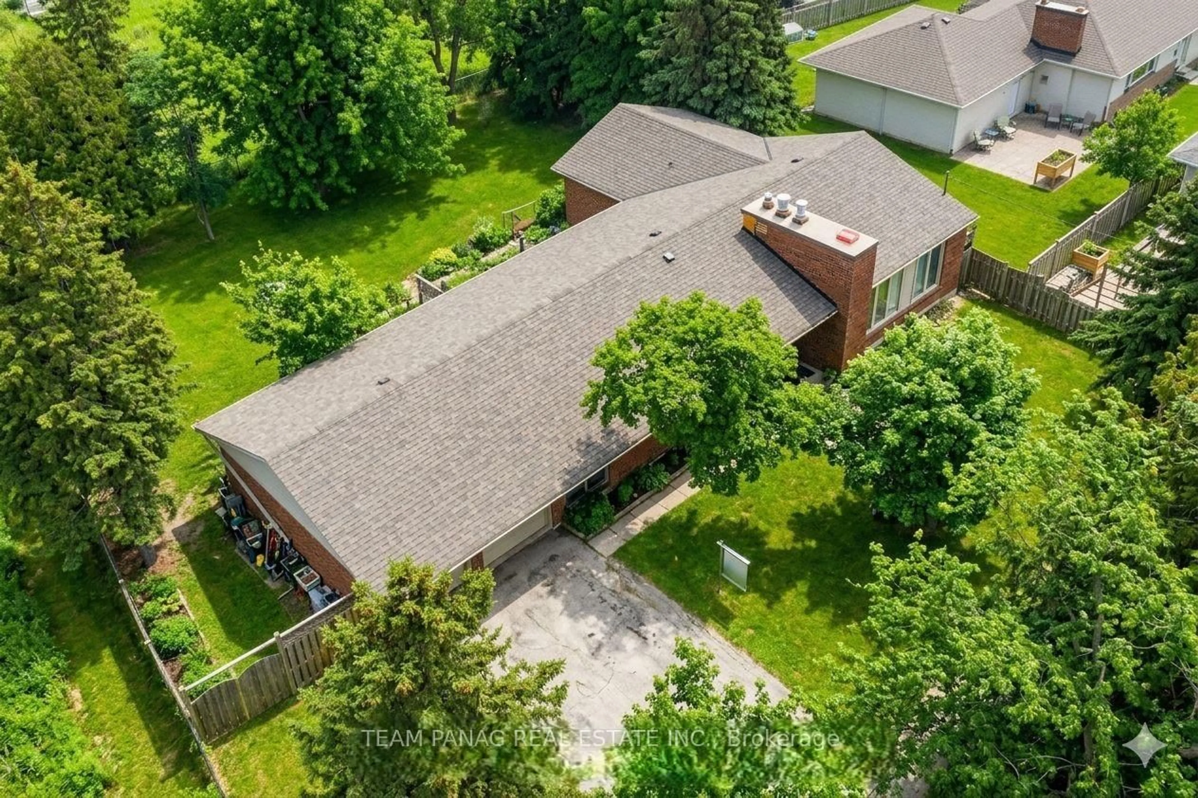 A pic from outside/outdoor area/front of a property/back of a property/a pic from drone, street for 3377 Mayfield Rd, Brampton Ontario L6Z 0A2