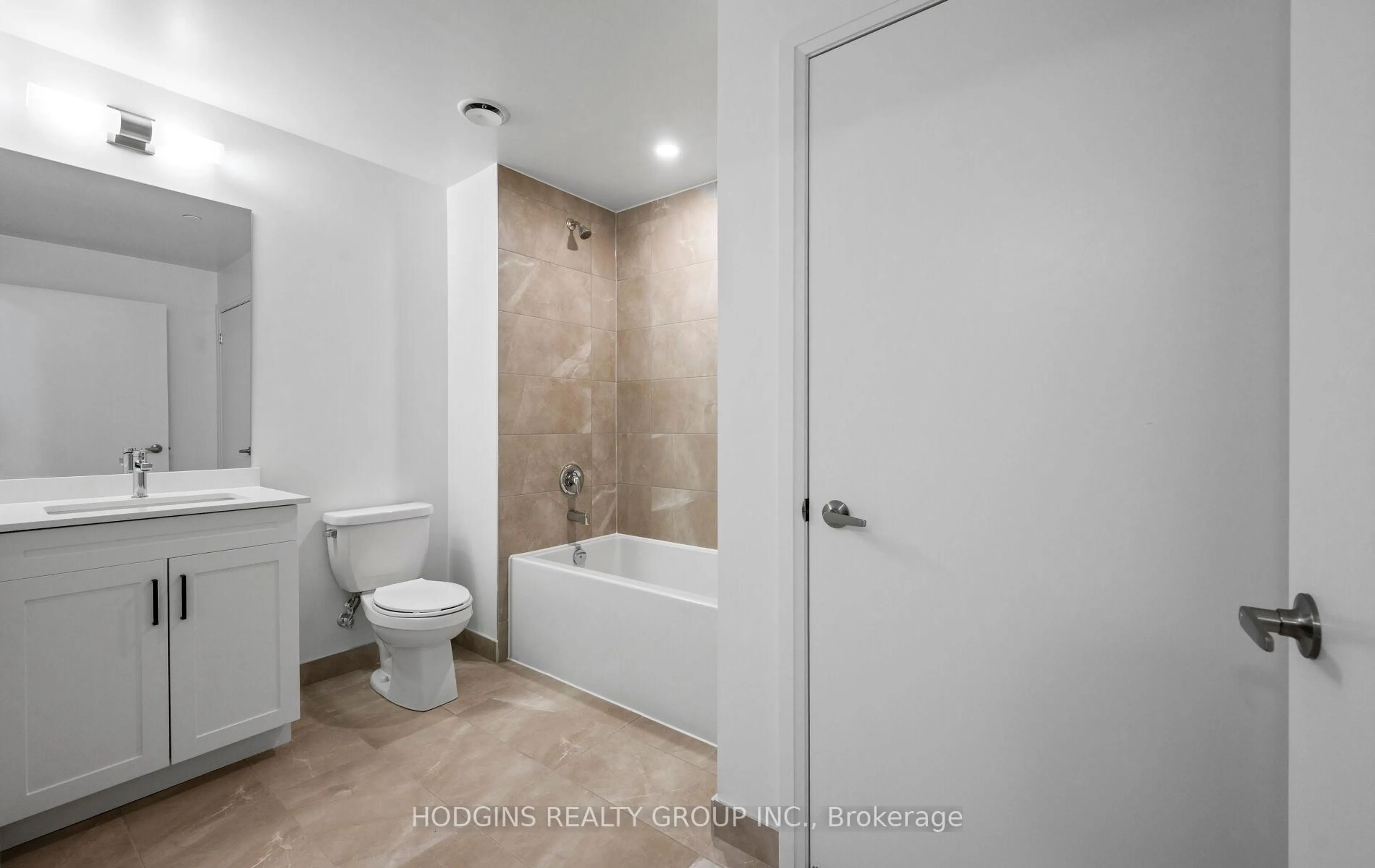 Standard bathroom, ceramic/tile floor for 1035 Southdown Rd #1714, Mississauga Ontario L5J 0A2