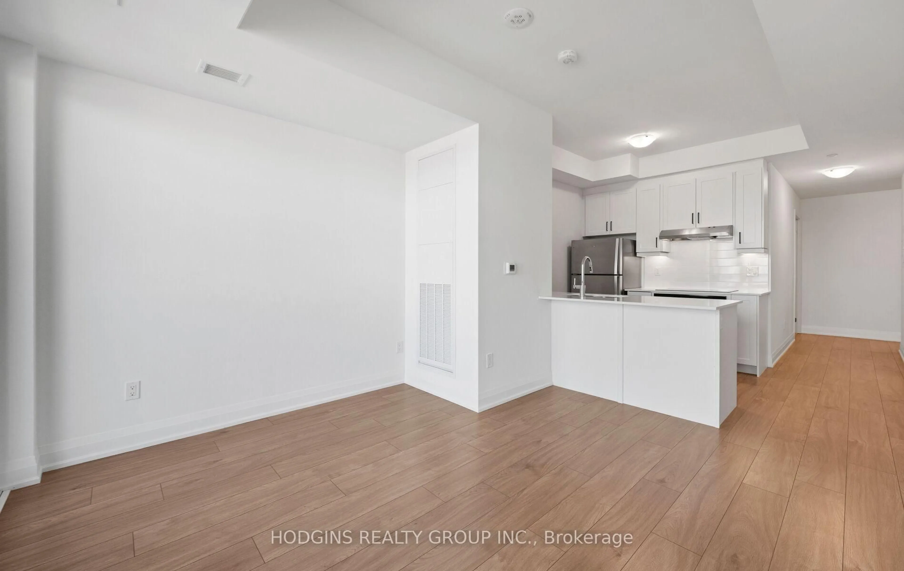 A pic of a room for 1035 Southdown Rd #1714, Mississauga Ontario L5J 0A2