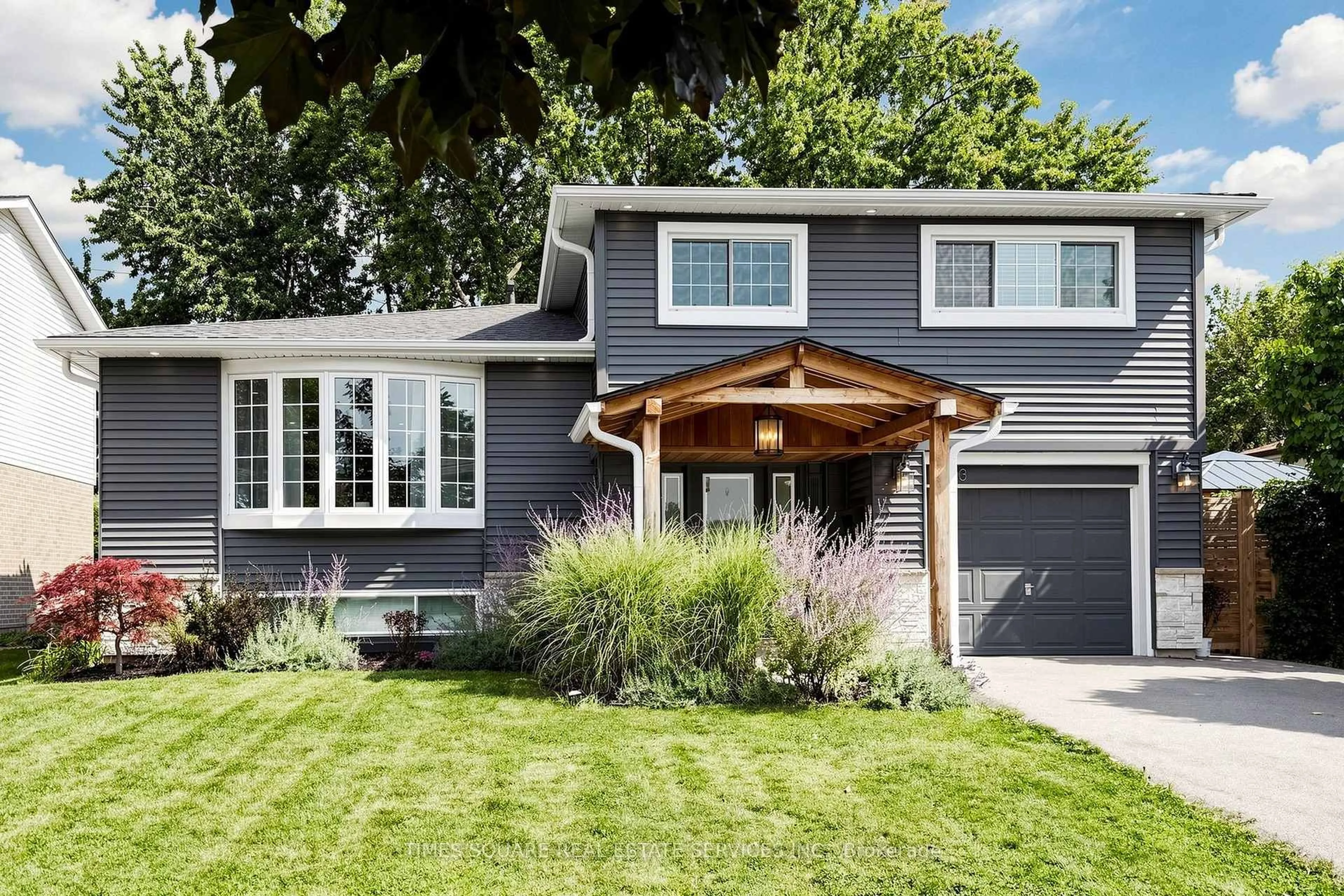 Home with vinyl exterior material, street for 1493 Clinton Crt, Burlington Ontario L7M 1N1