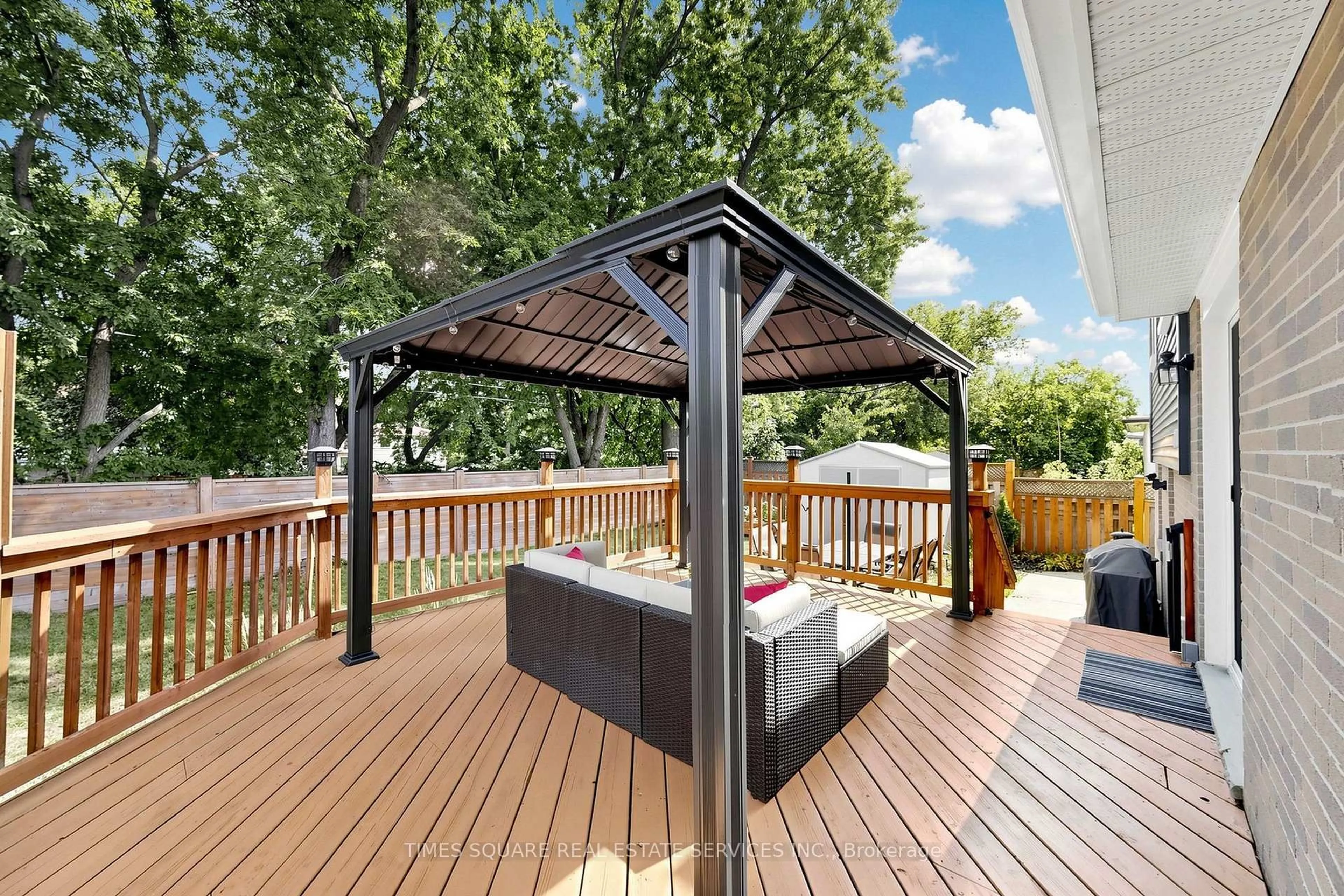 Patio, unknown for 1493 Clinton Crt, Burlington Ontario L7M 1N1