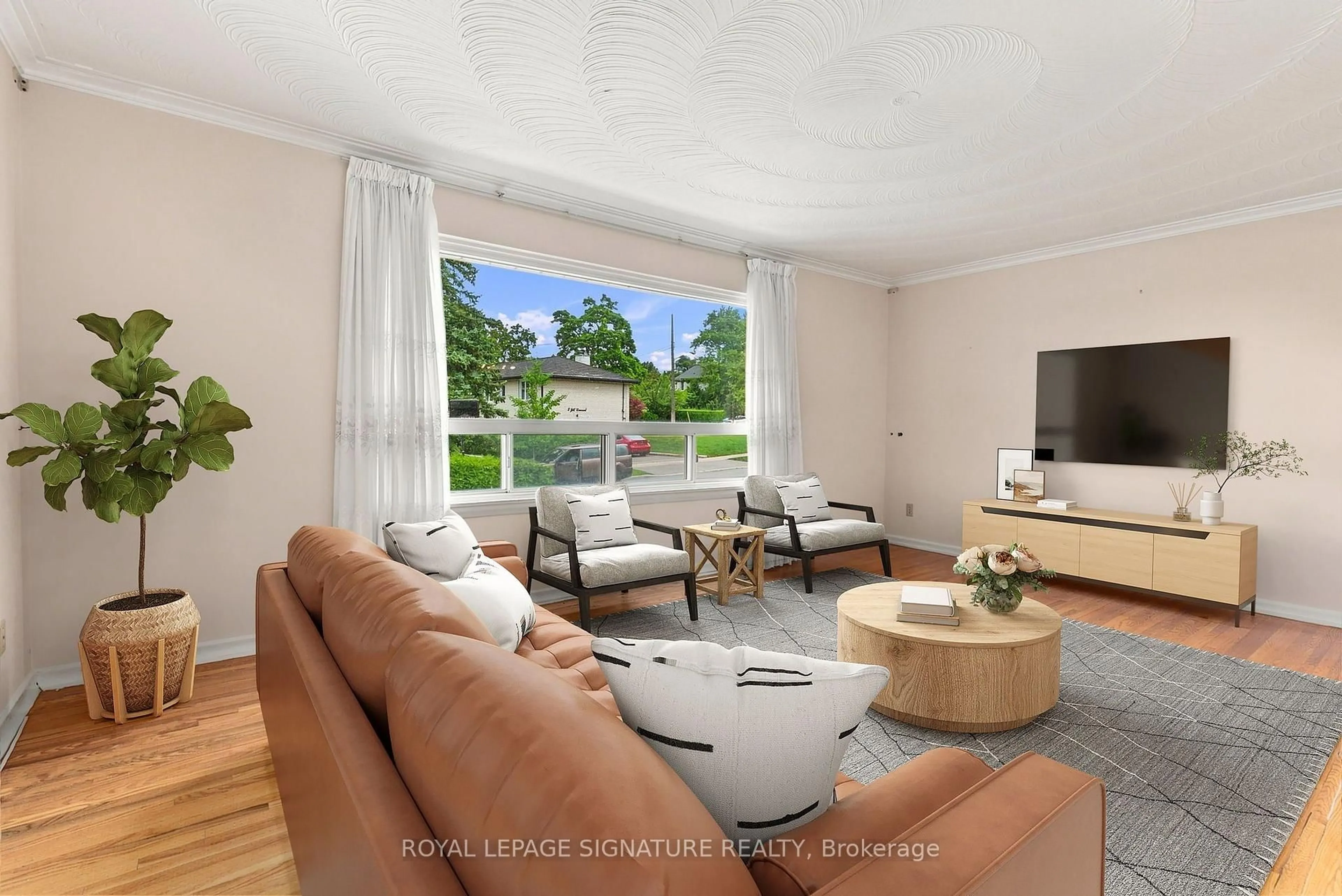 Living room with furniture, unknown for 1 Dalegrove Cres, Toronto Ontario M9B 6A5